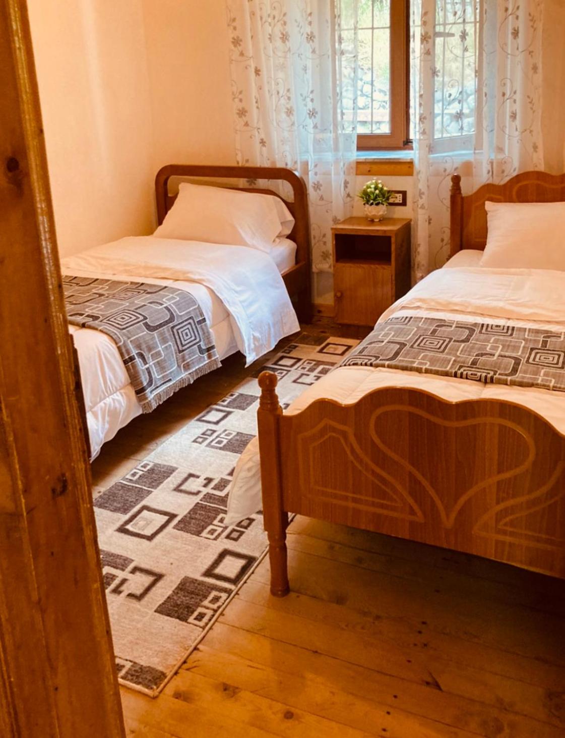 Standard Twin Room with Shared Bathroom photo 1