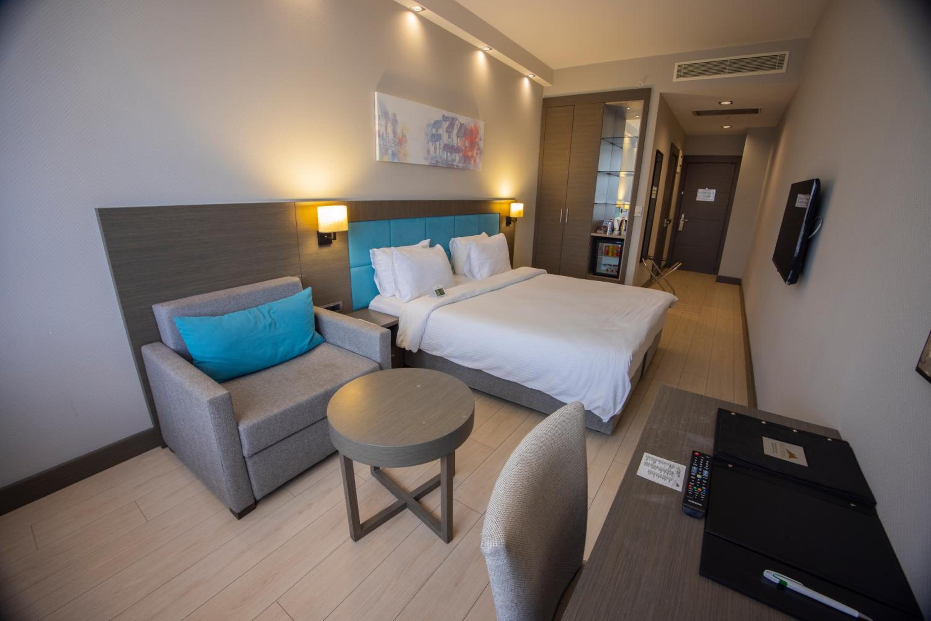 Standard Double or Twin Room photo 2