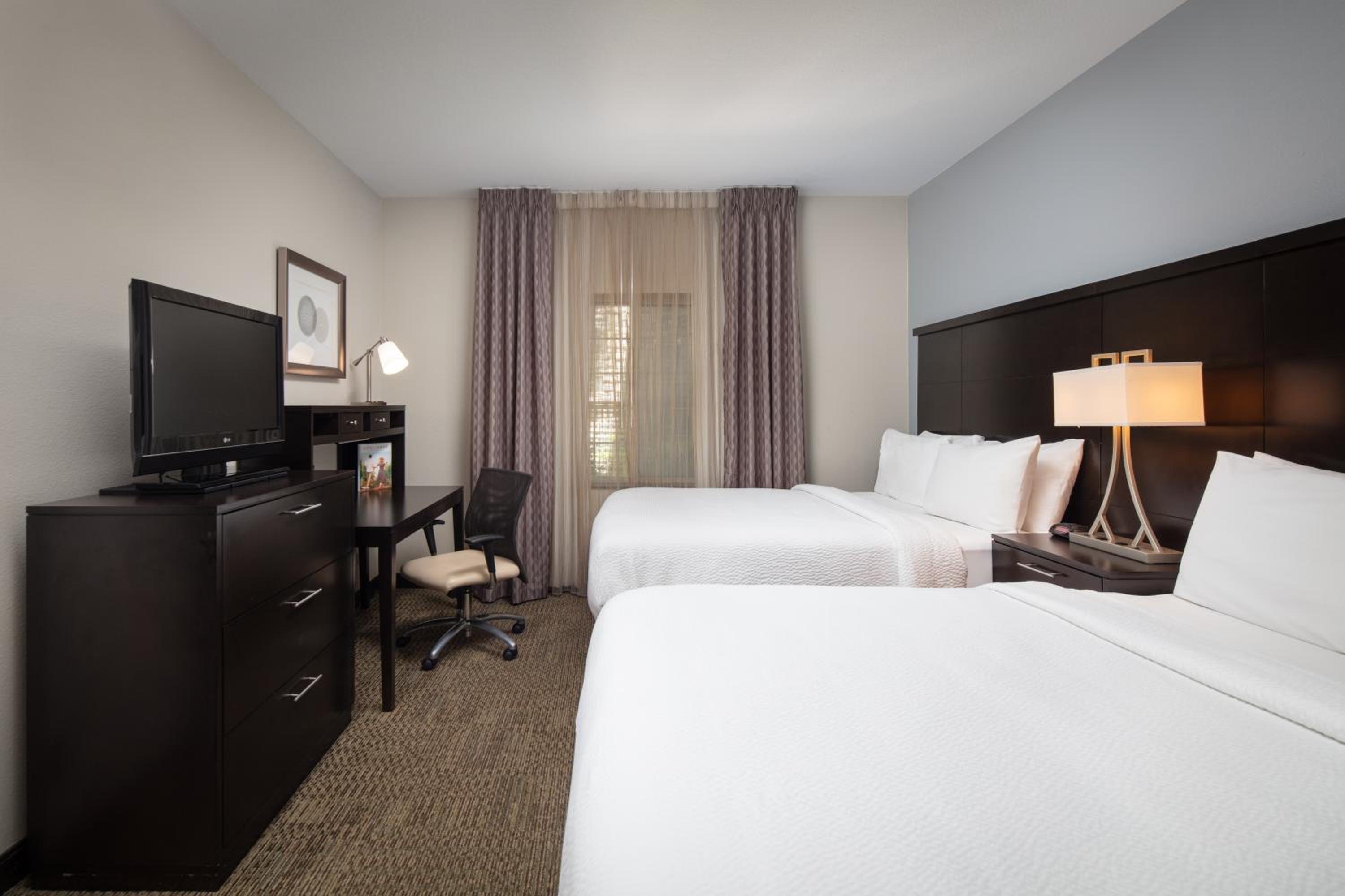 Two-Bedroom Suite - Photo 8