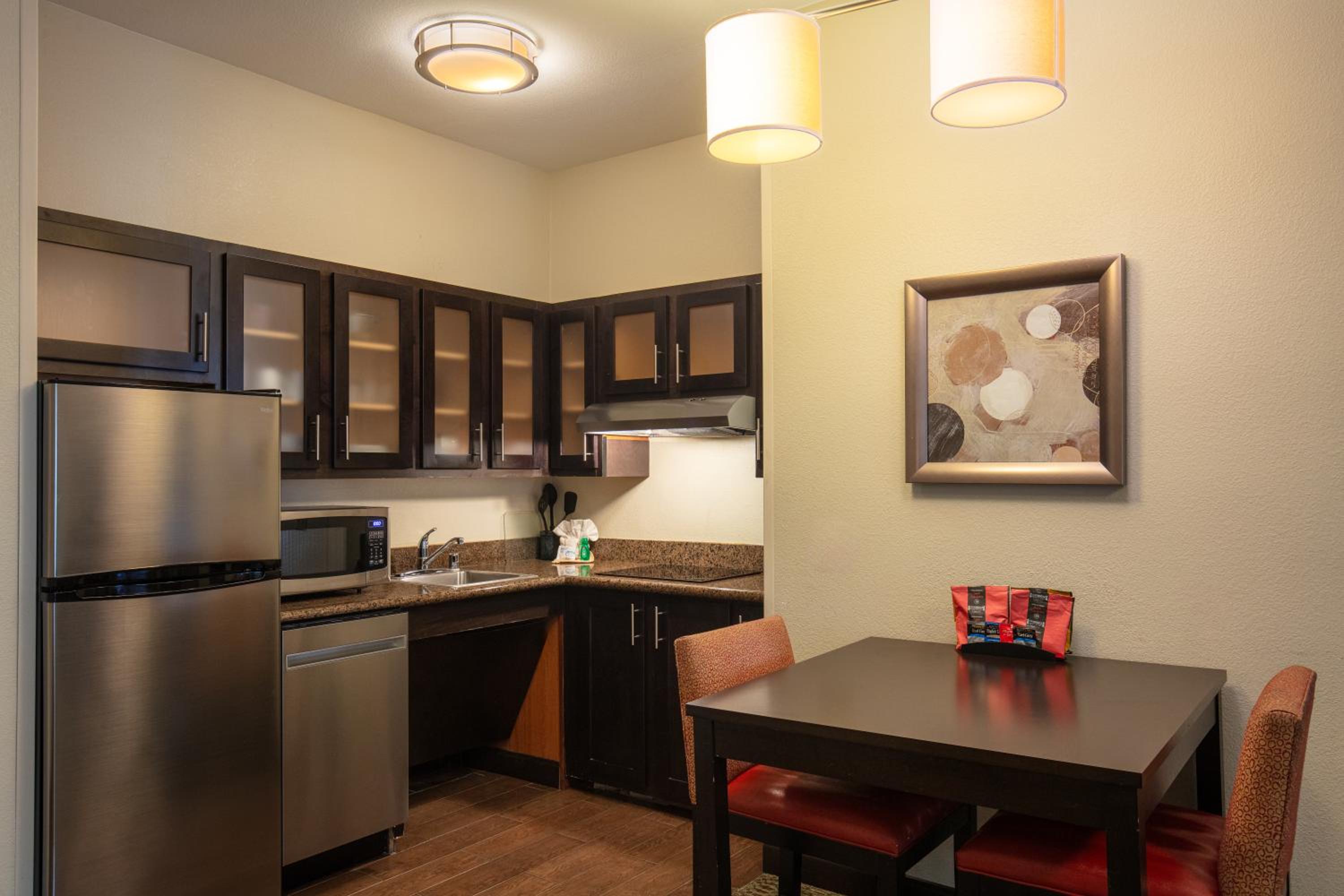 Two-Bedroom Suite - Photo 6