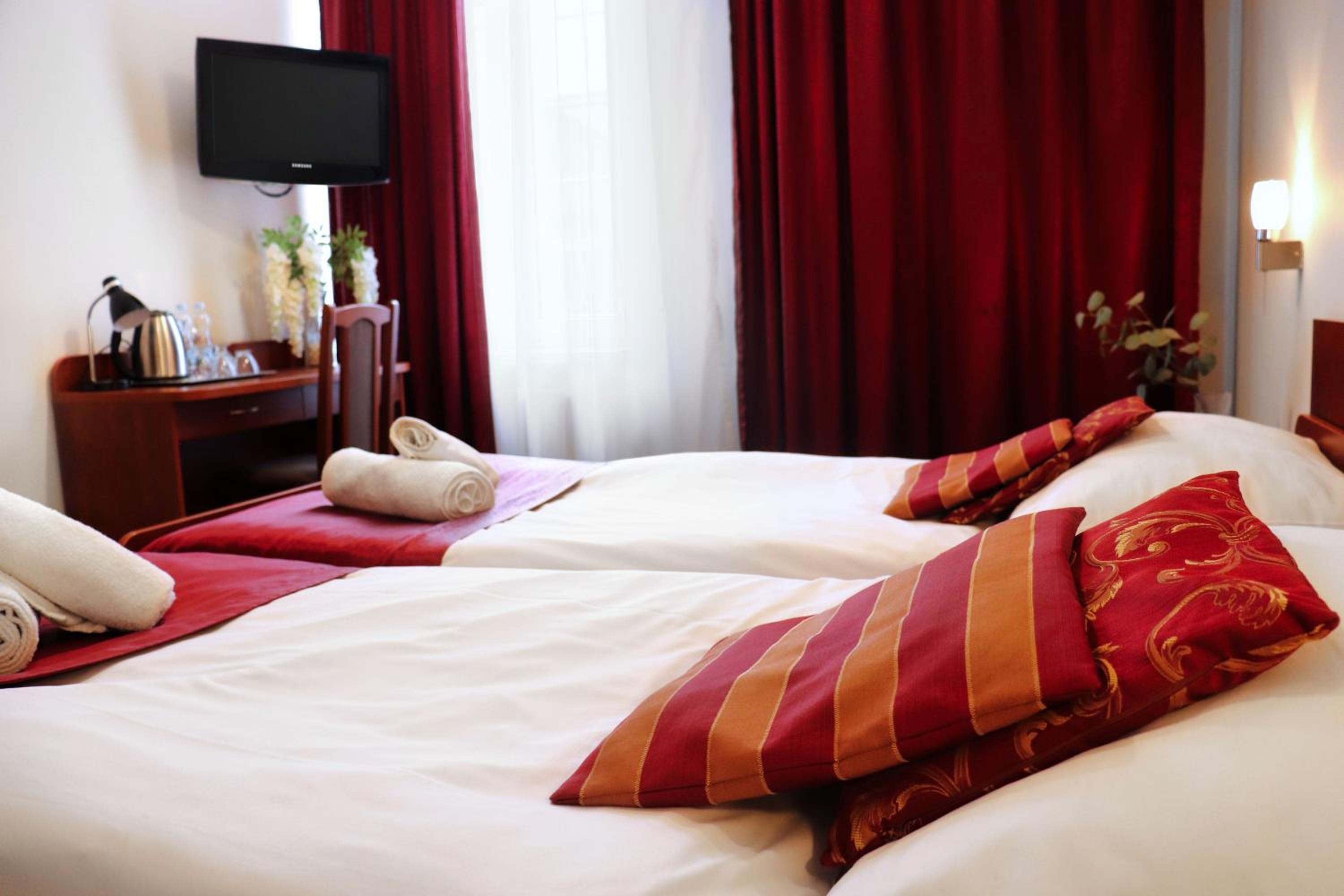 Double Room - Photo 4