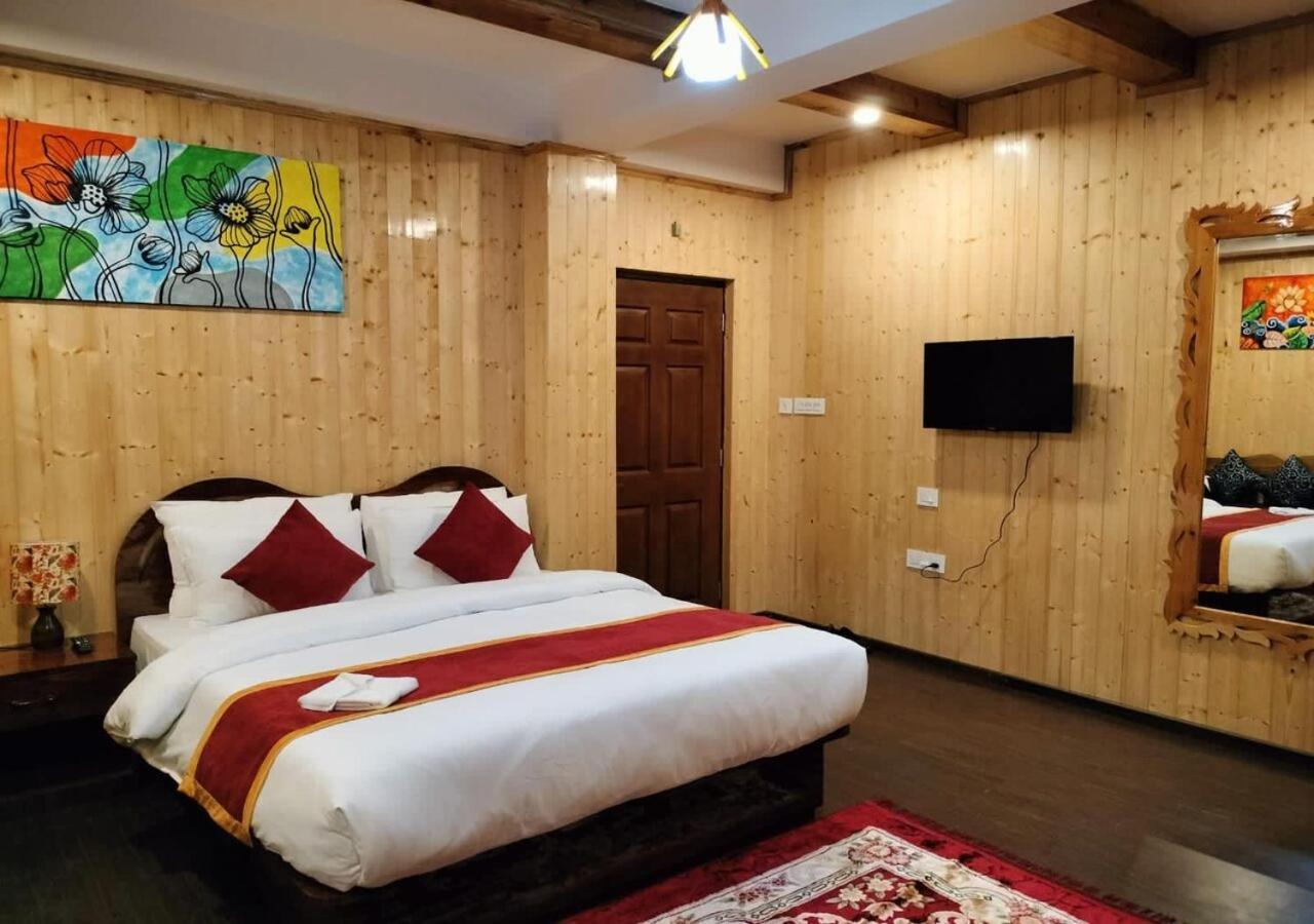 Deluxe King Room - Photo 1