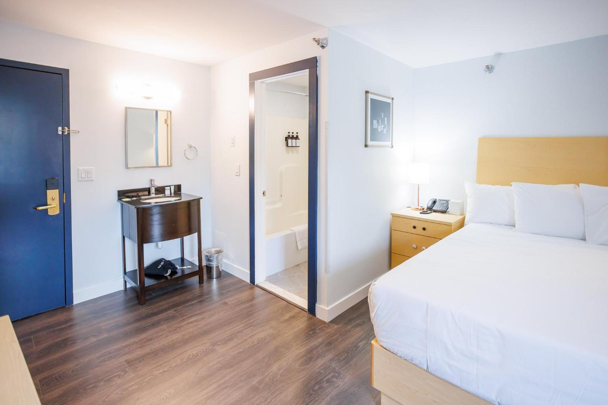 Standard King Room