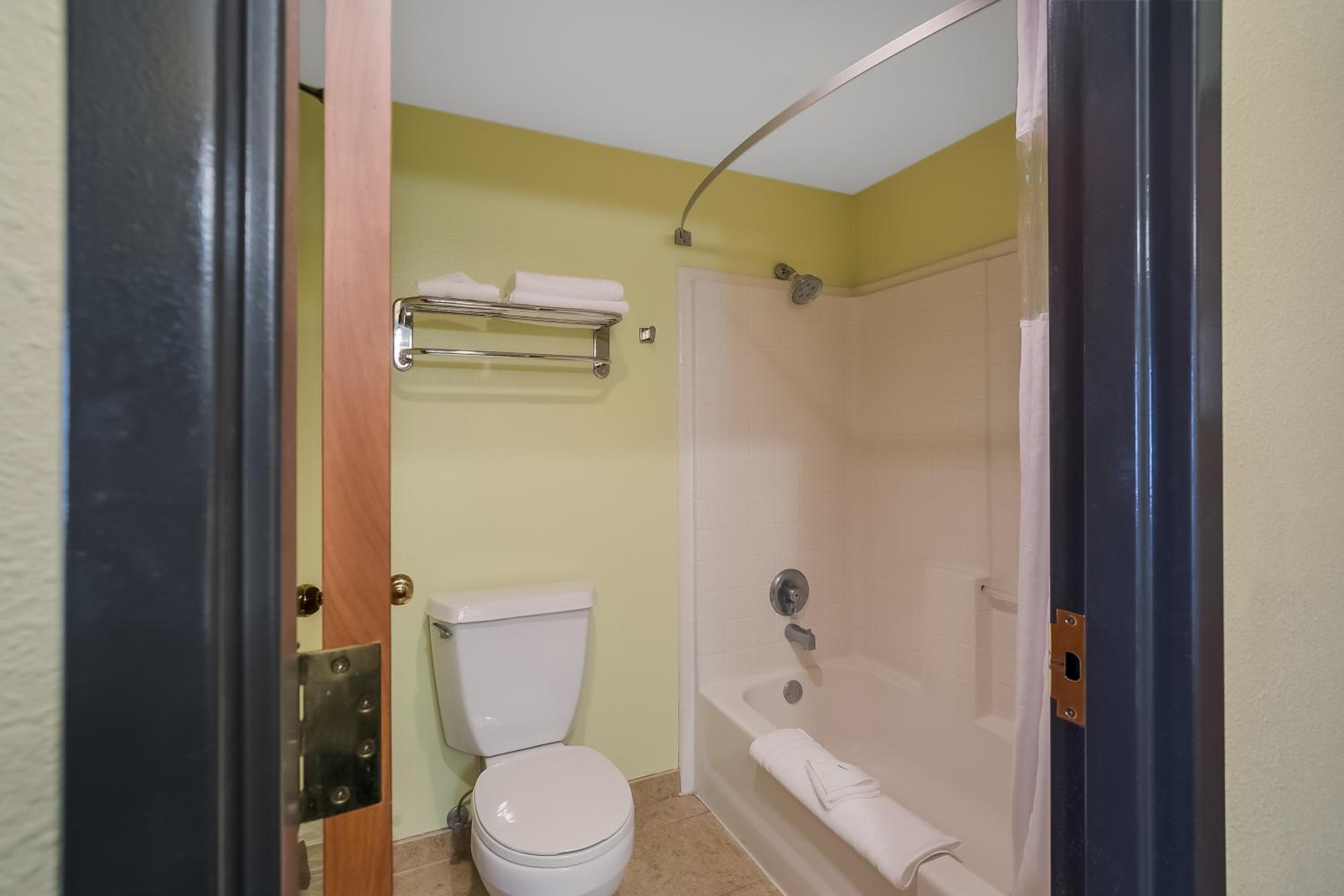 King Suite - Photo 2
