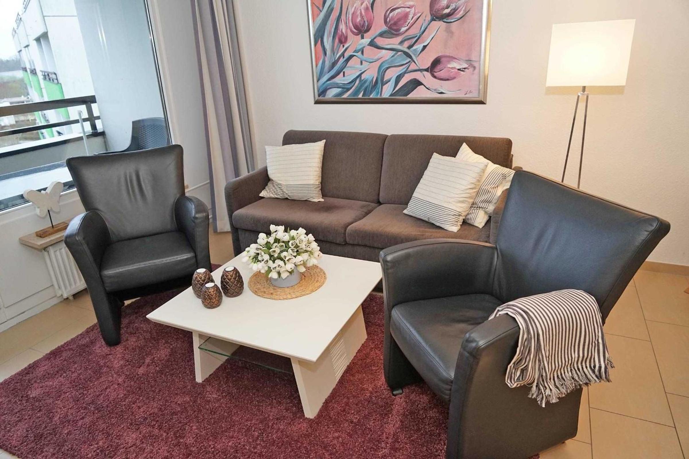 One-Bedroom Apartment with Balcony photo 1
