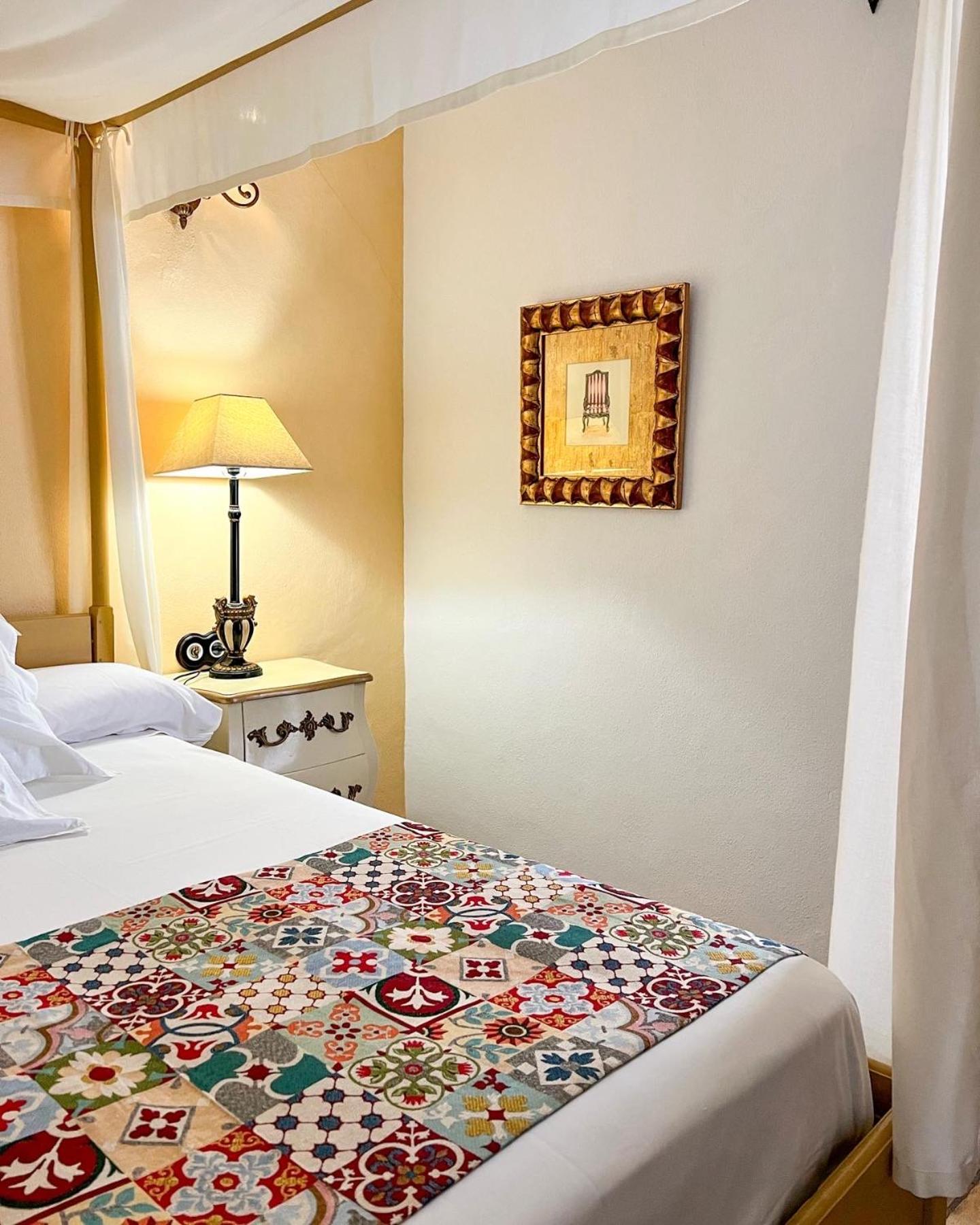 Double Room with Private Bathroom - Photo 35