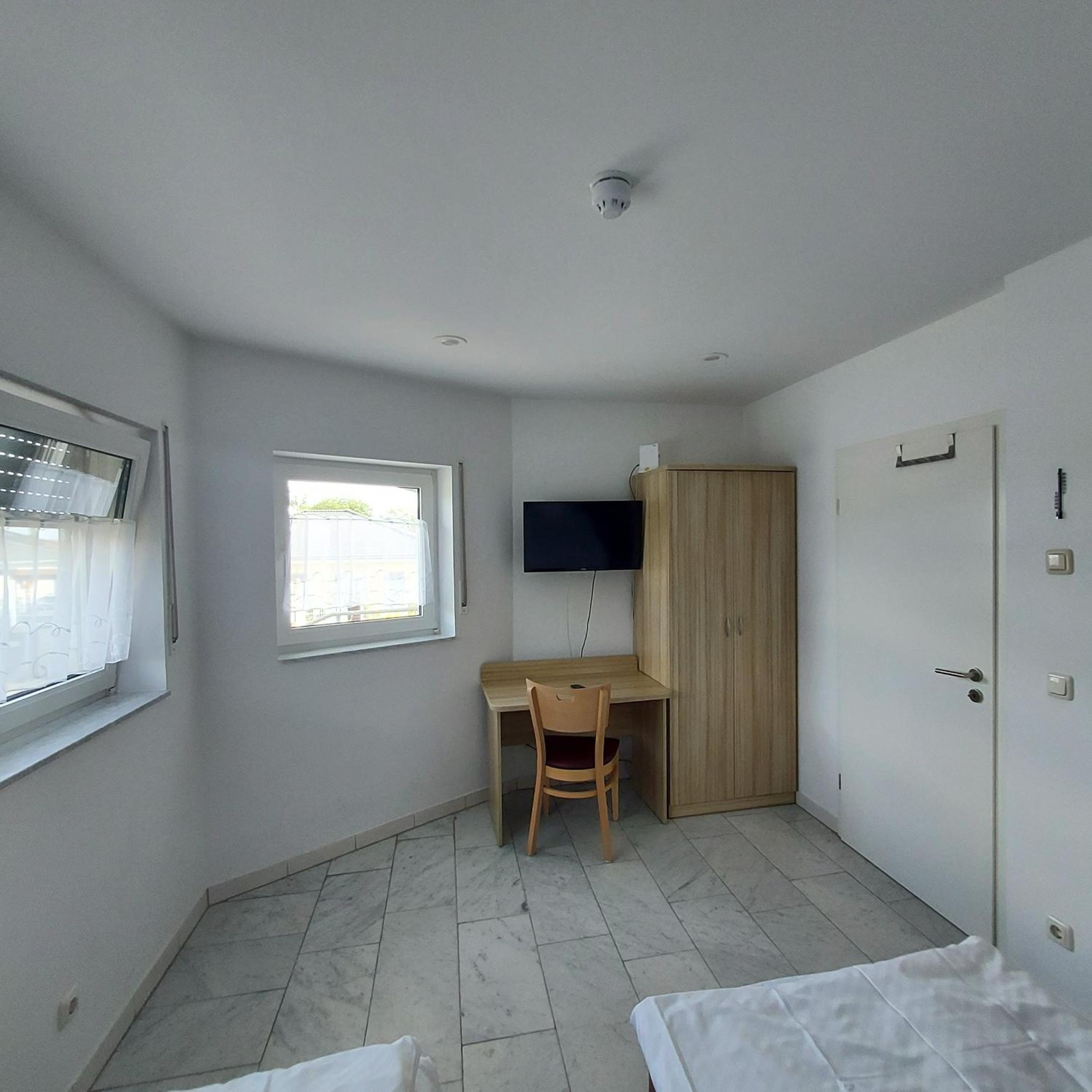 Apartment with Shower photo 2