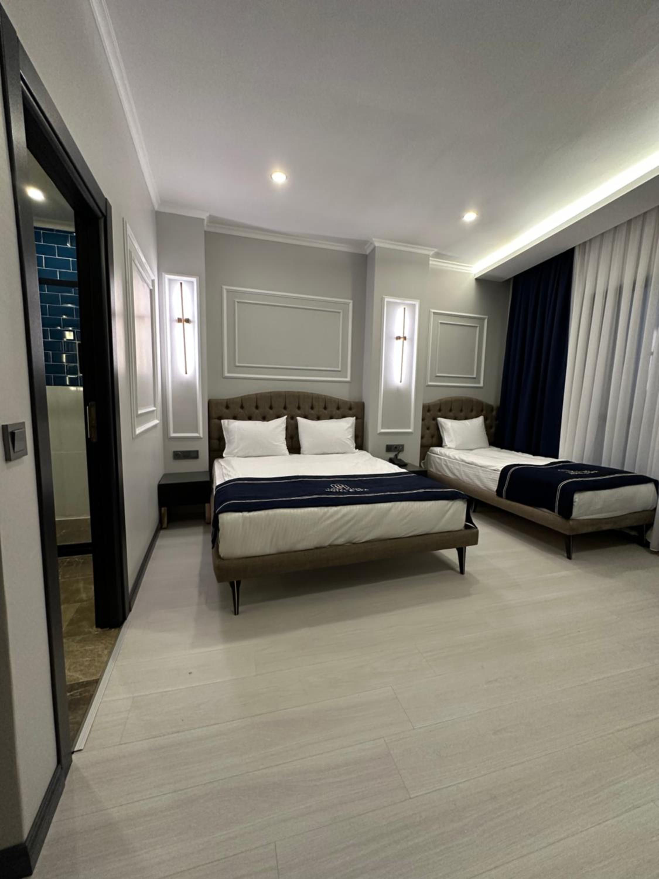 Deluxe Family Room