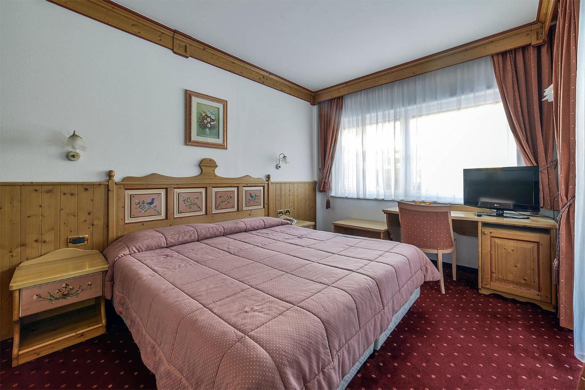 Superior Double or Twin Room with Mountain View
