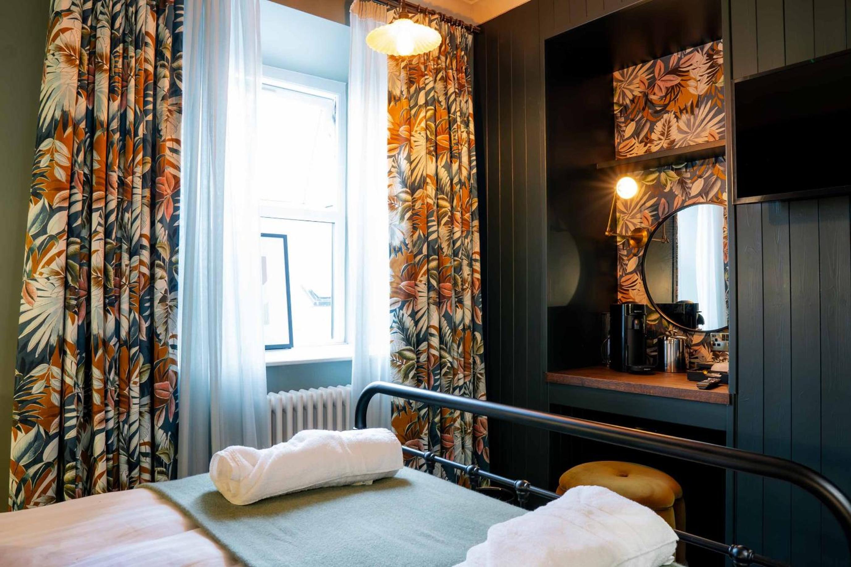 Standard Double Room - Photo 2