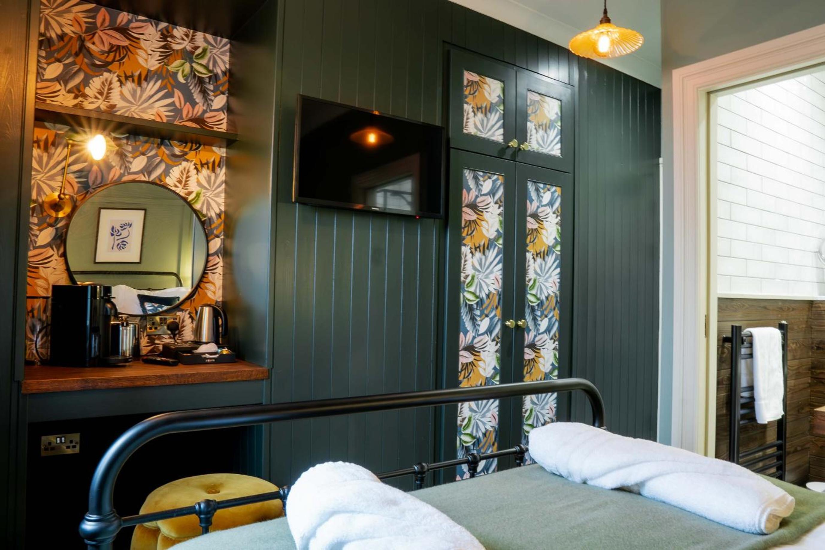 Standard Double Room - Photo 3