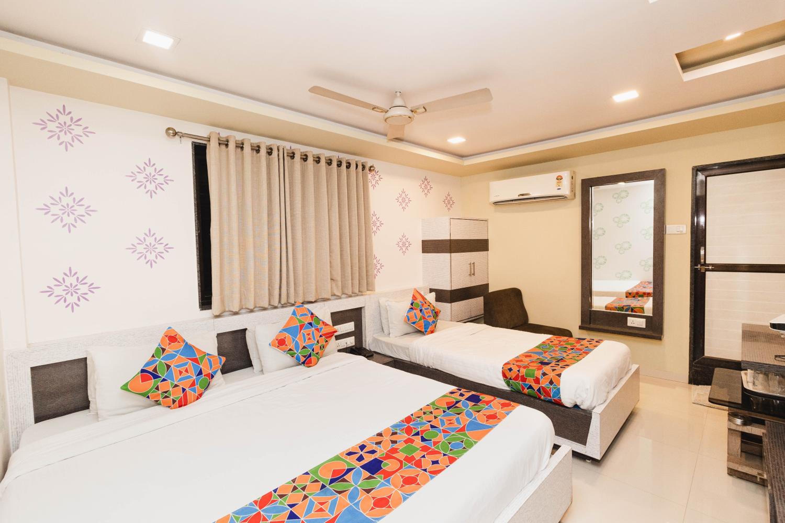 Deluxe Room - Photo 1