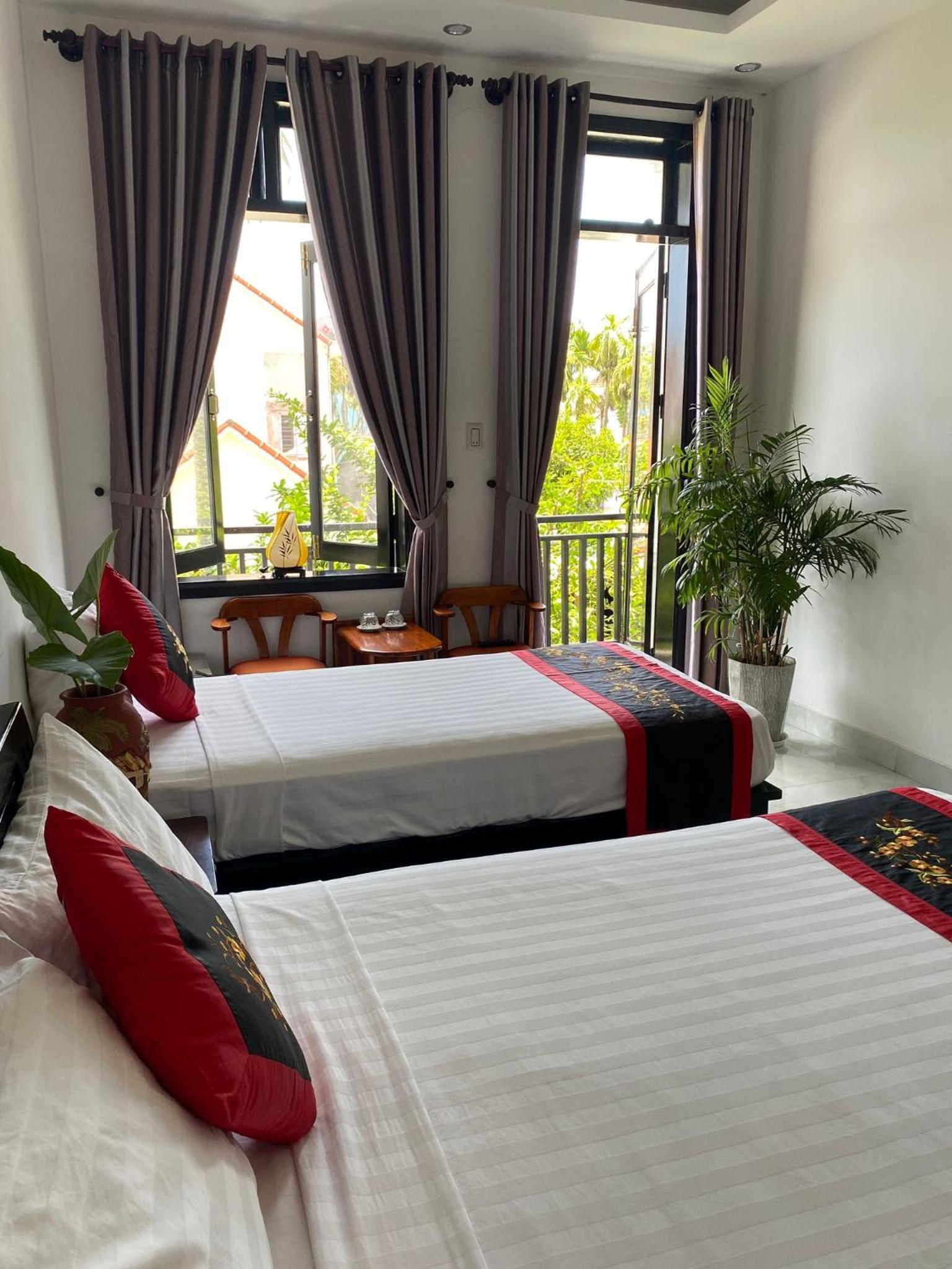 Triple Room with Balcony