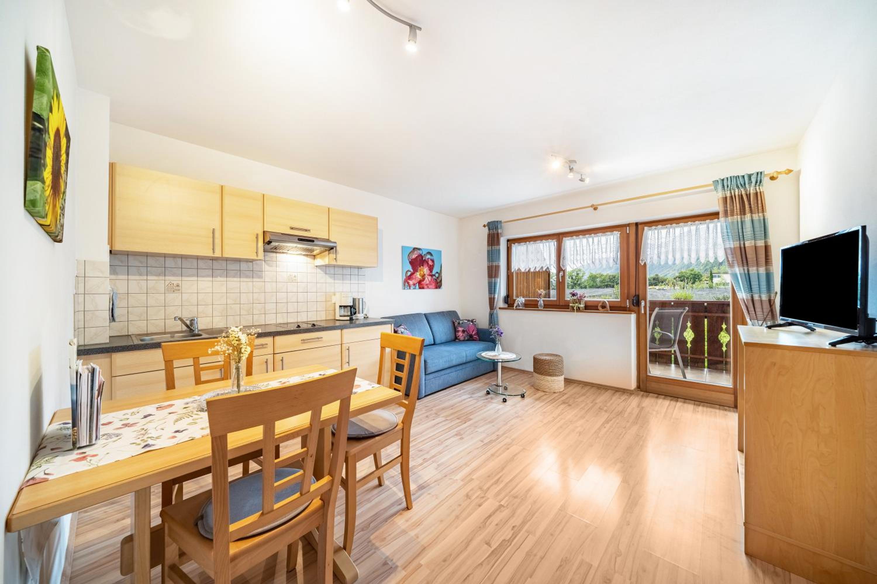 Superior One-Bedroom Apartment with Balcony