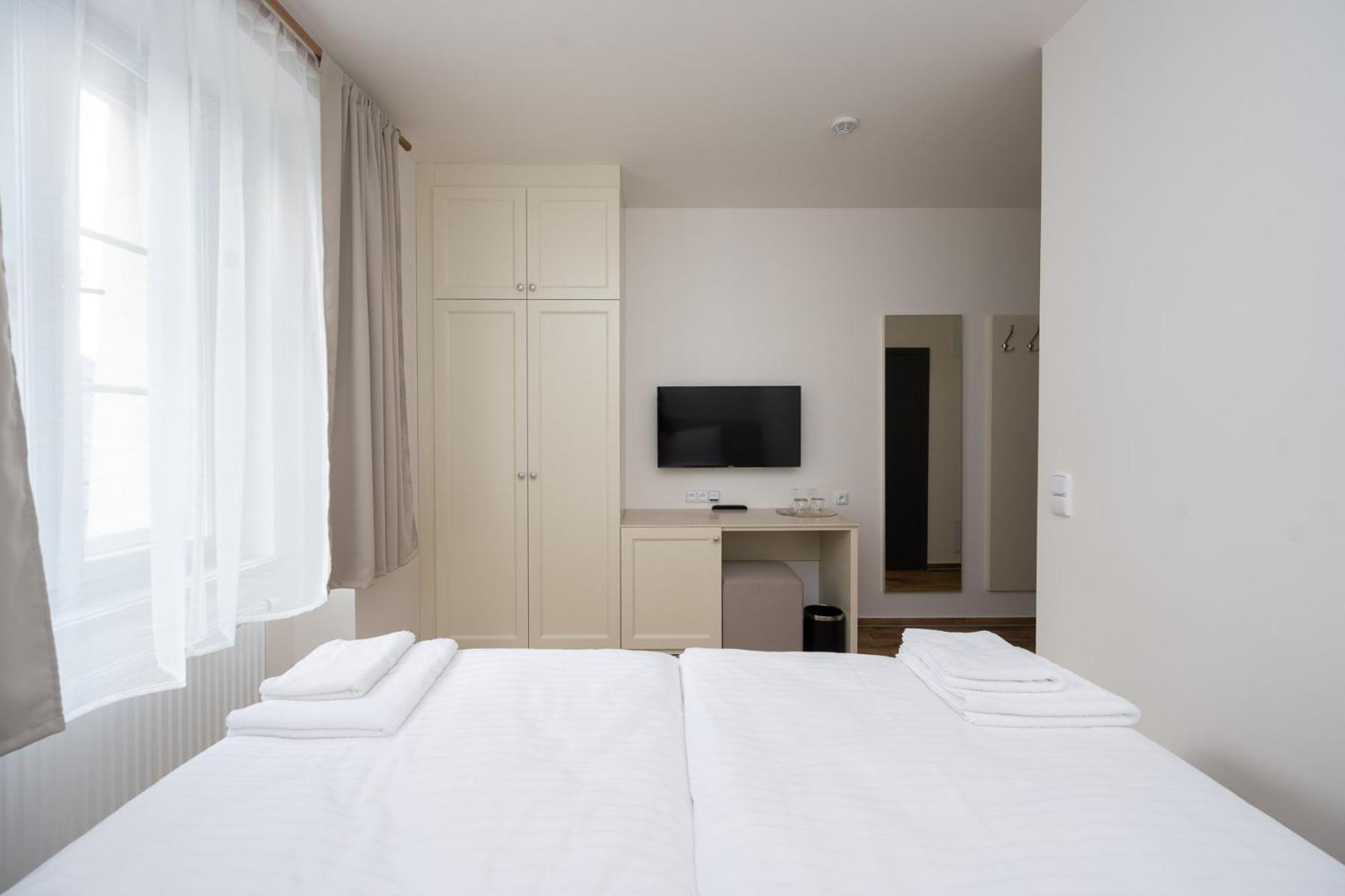 Standard Double Room photo 3