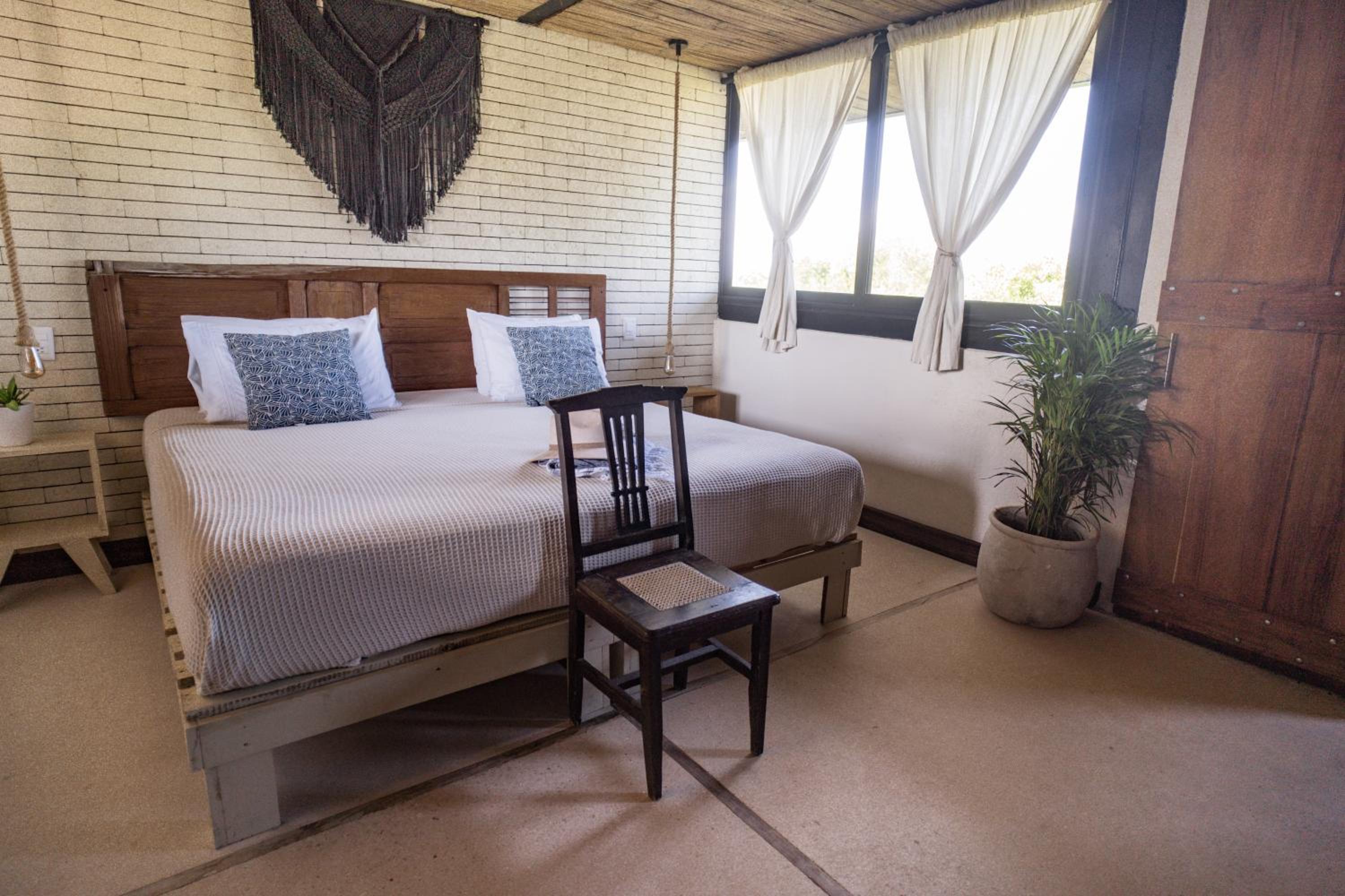 Deluxe Queen Room with Jungle View - Photo 1