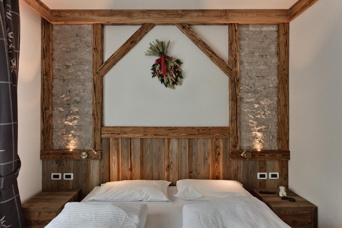 Superior Double or Twin Room with Mountain View