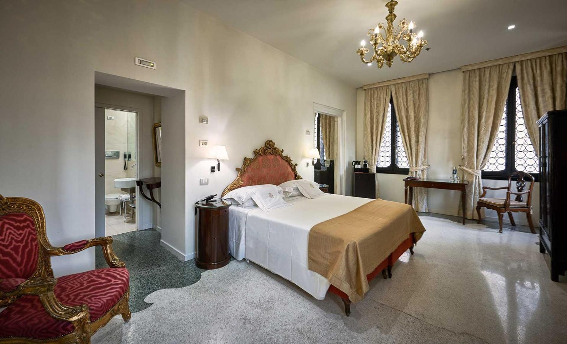 Junior Suite with Grand Canal View and Terrace photo 1