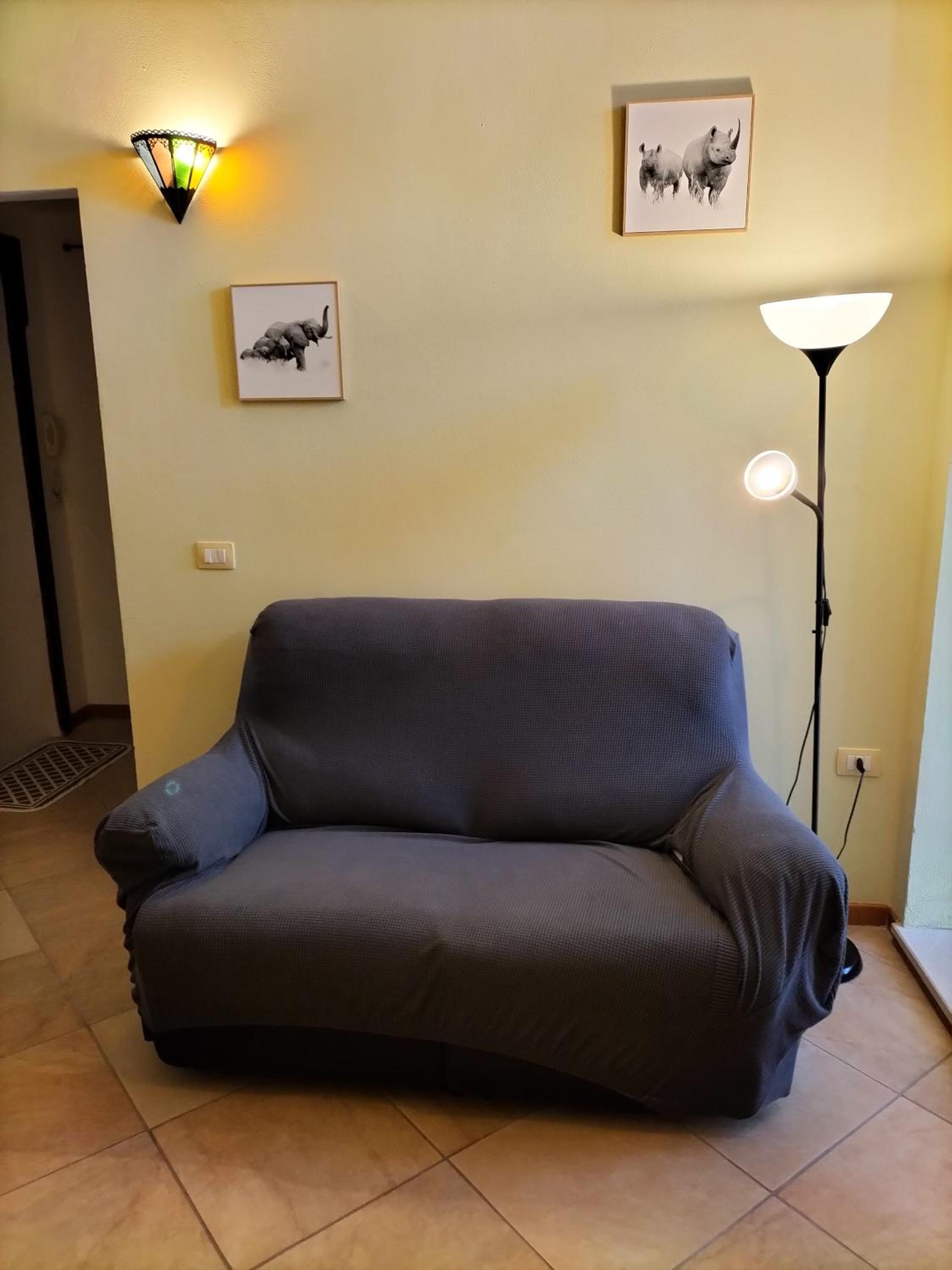 One-Bedroom Apartment photo 2