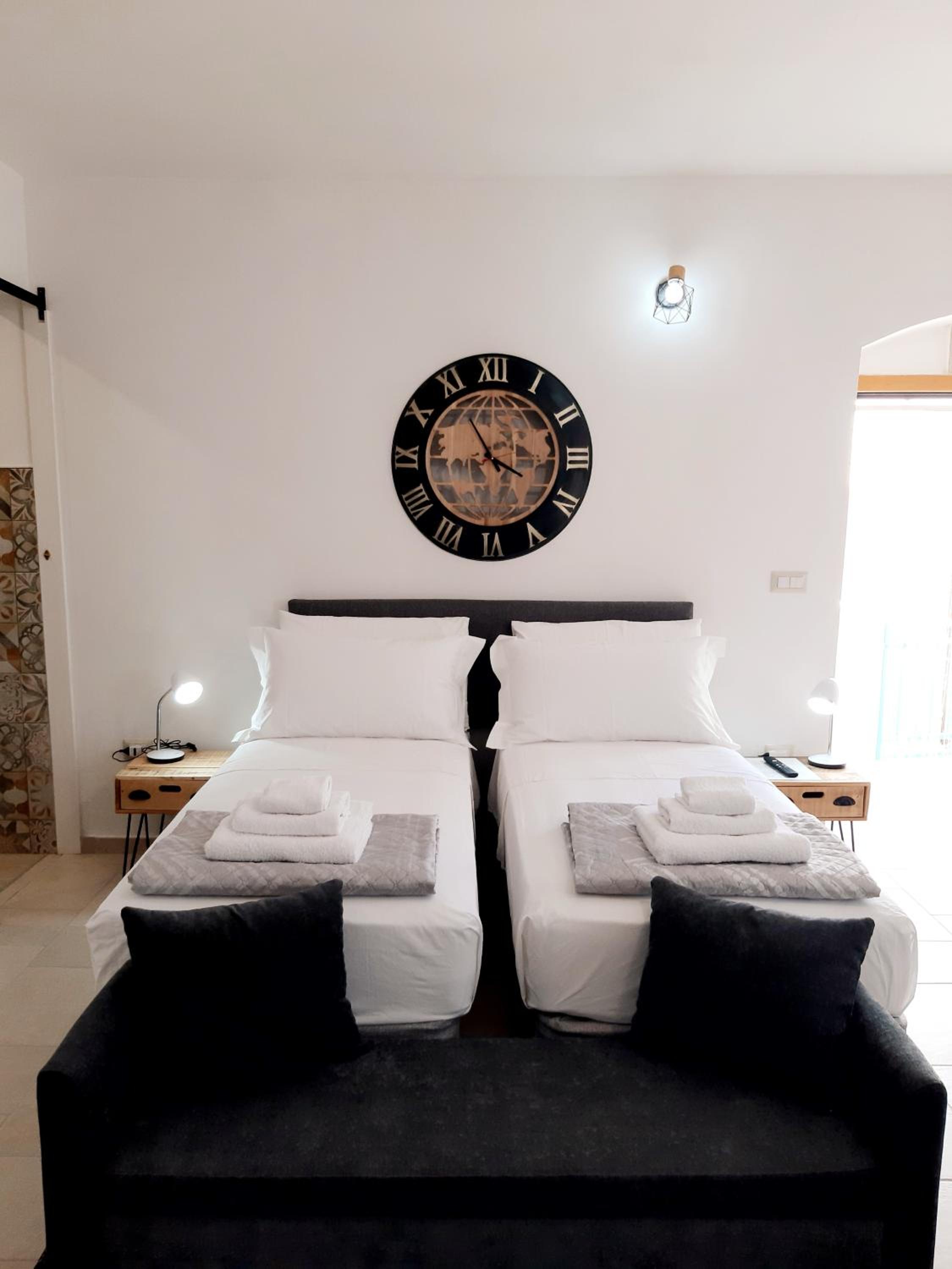 Double or Twin Room with Balcony photo 2