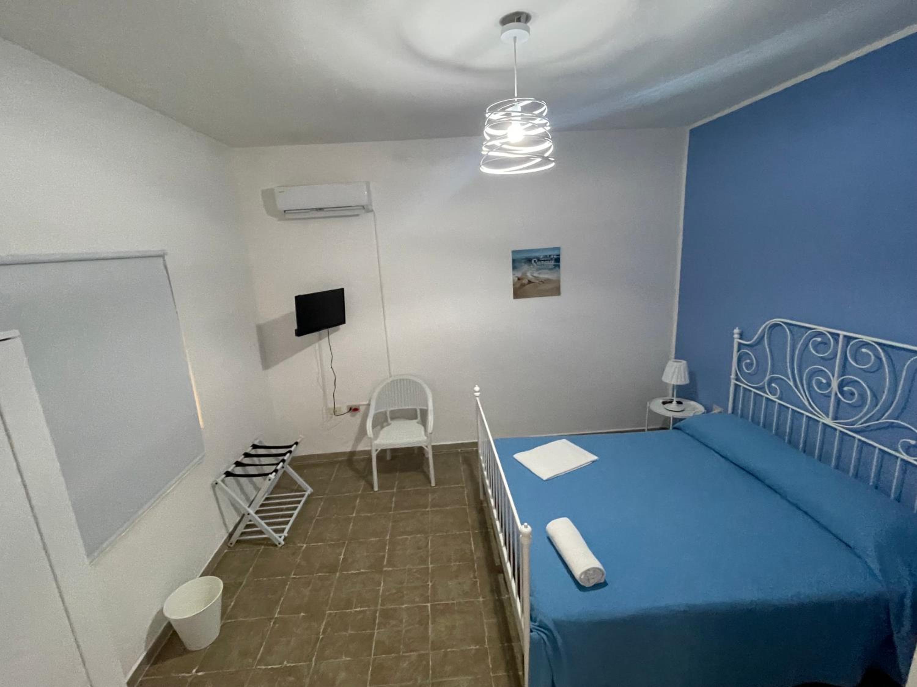 Deluxe Double Room with Shower photo 3