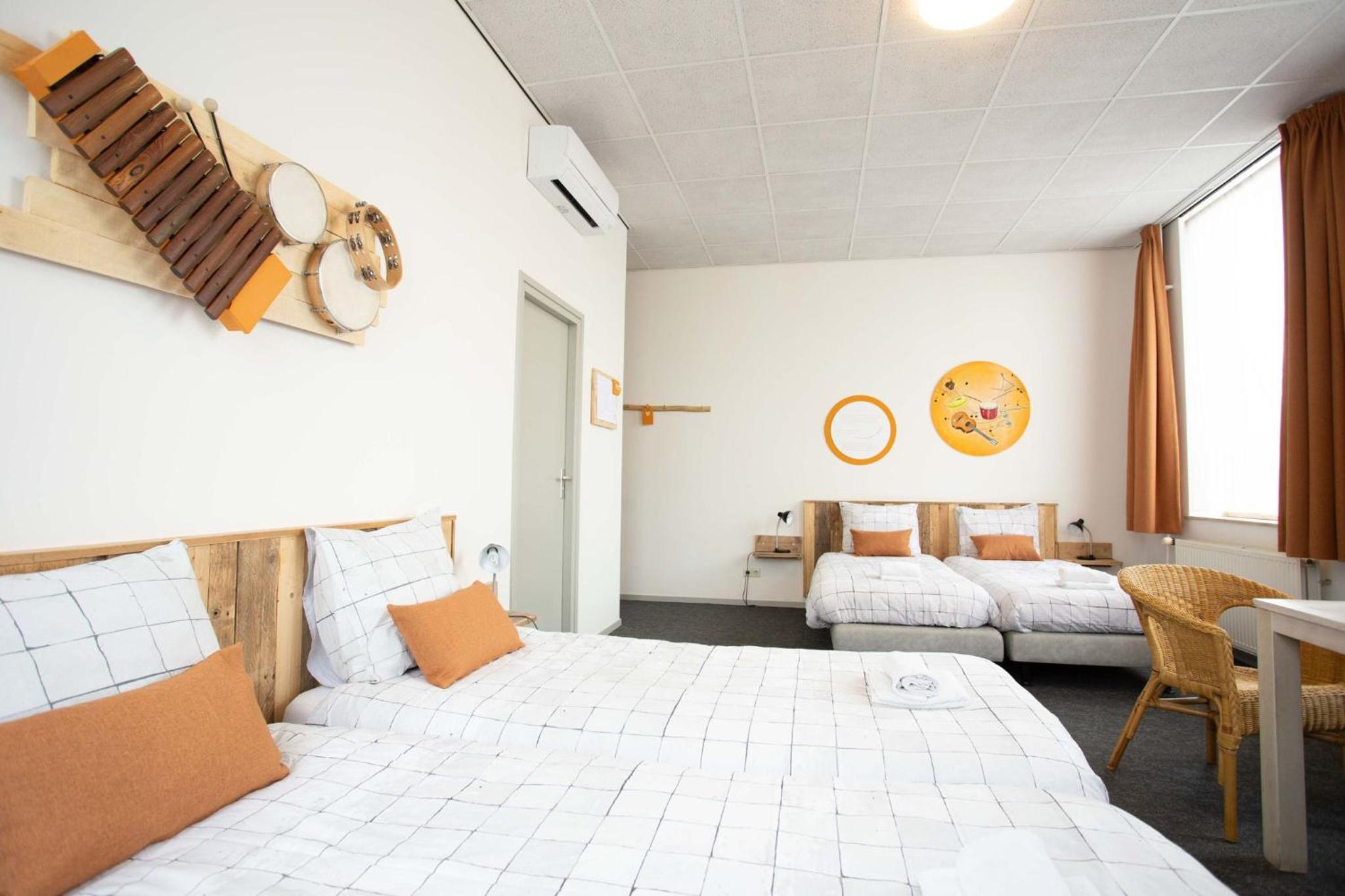 Quadruple Room with Private Bathroom photo 1