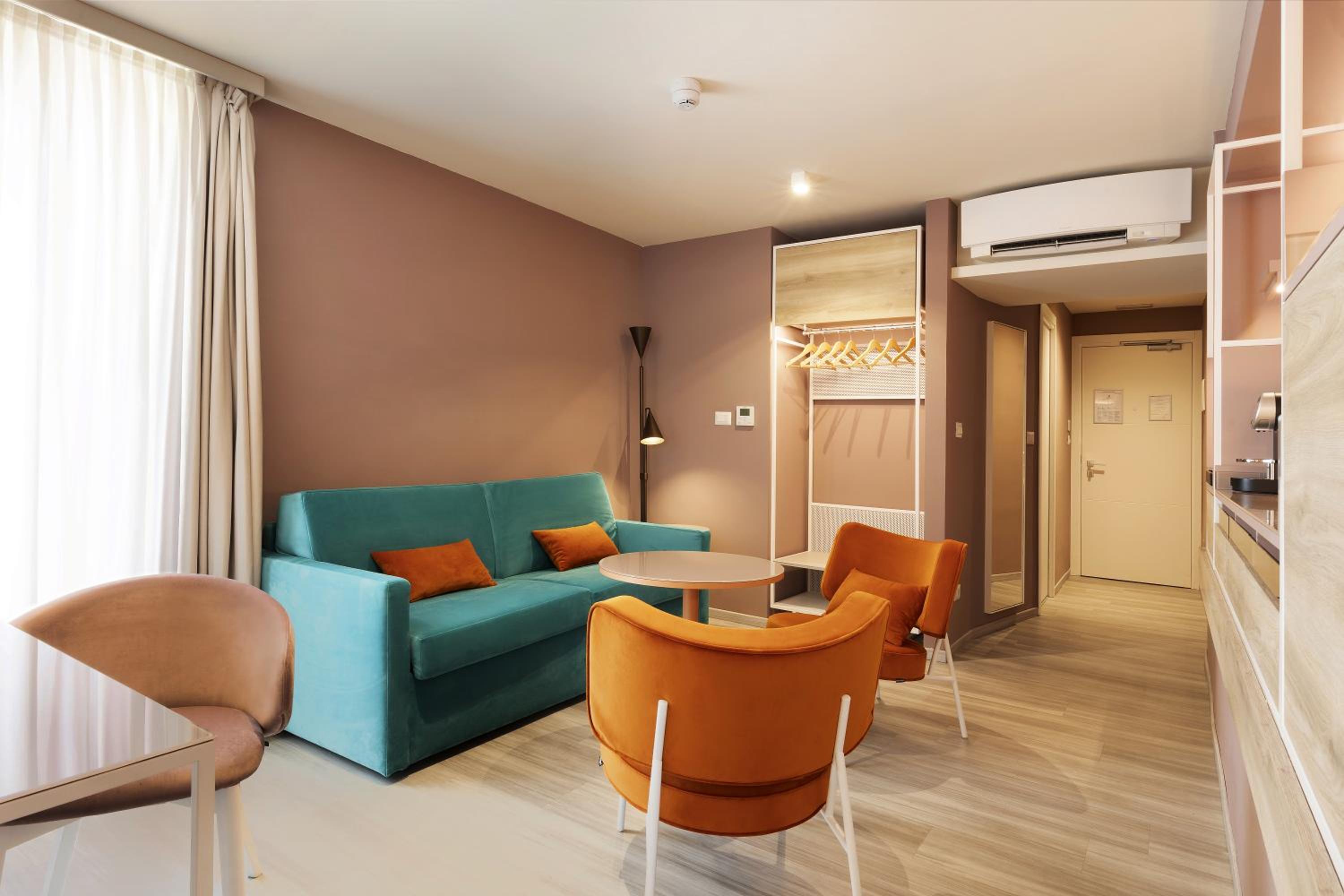 Suite - Photo 2