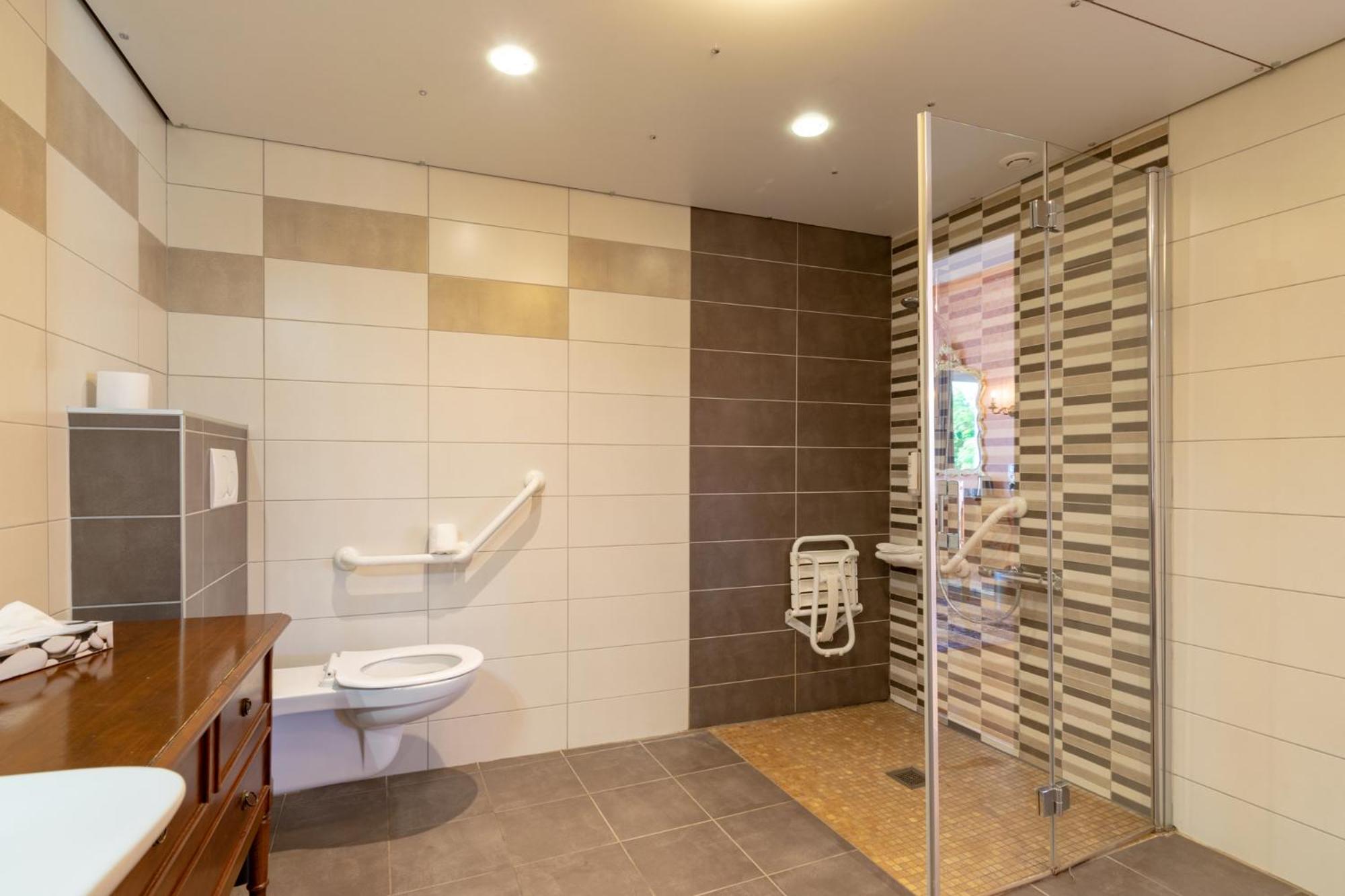 Superior Twin Room with Balcony photo 2