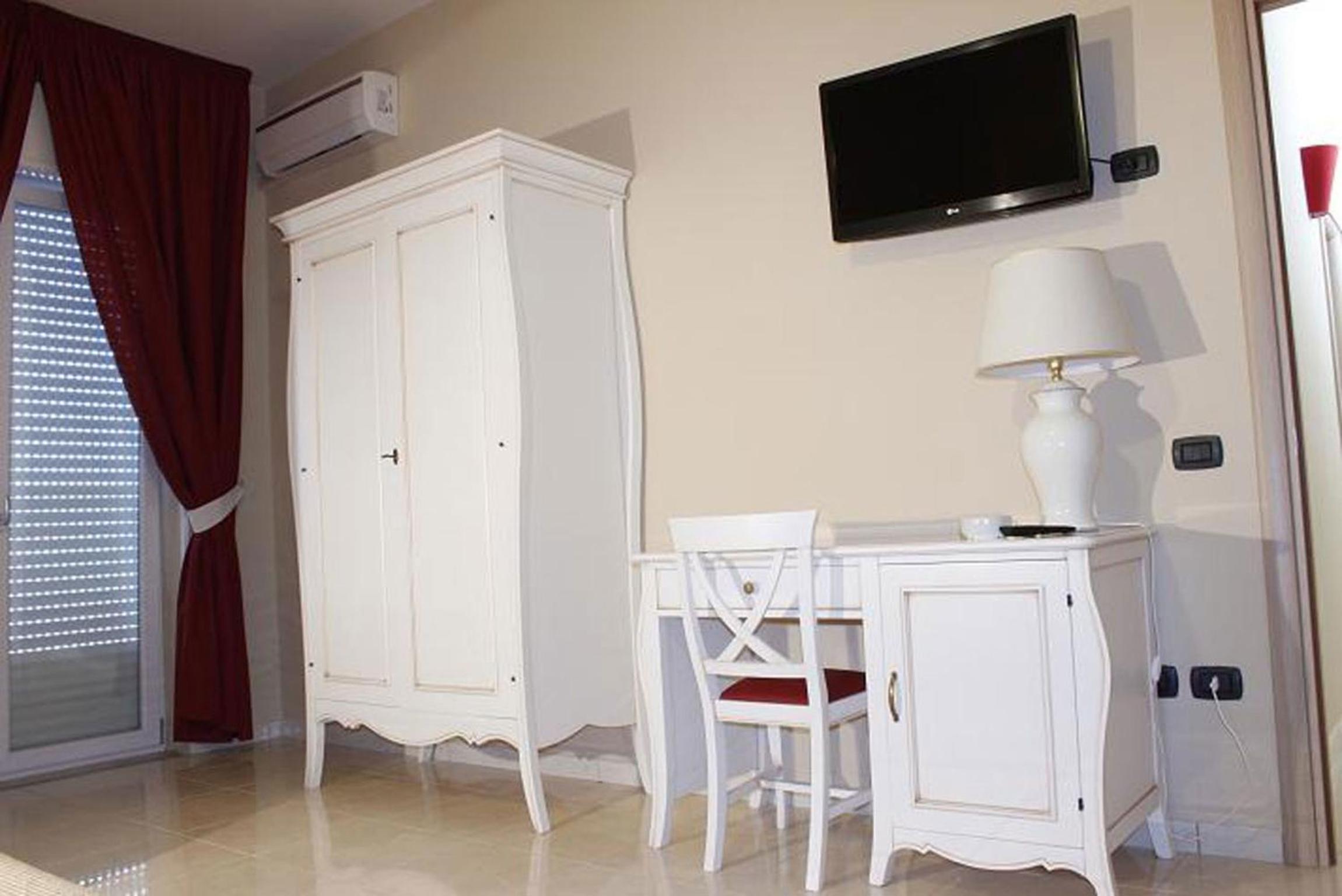 Quadruple Room with Balcony photo 2