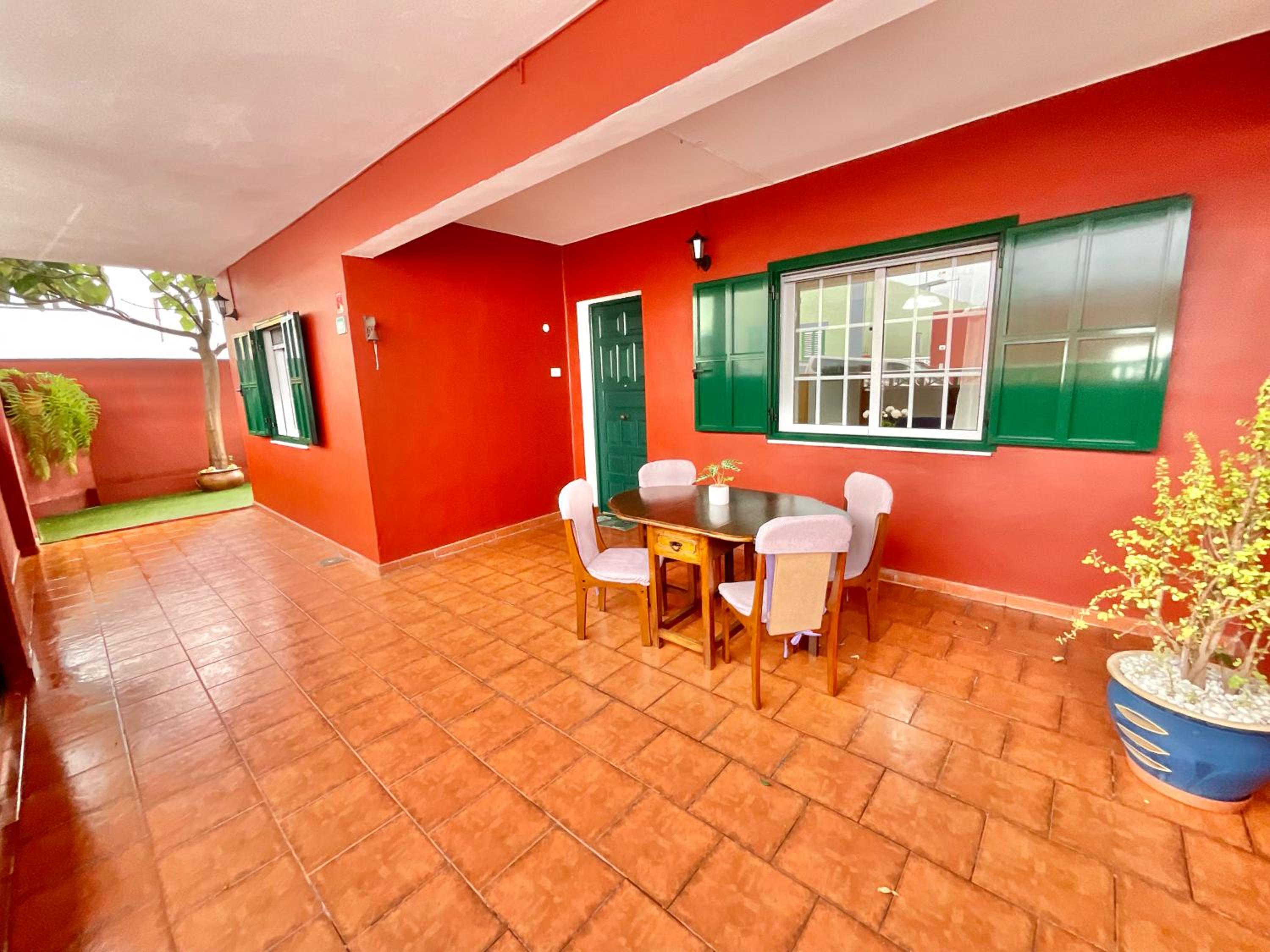 Four-Bedroom House photo 2