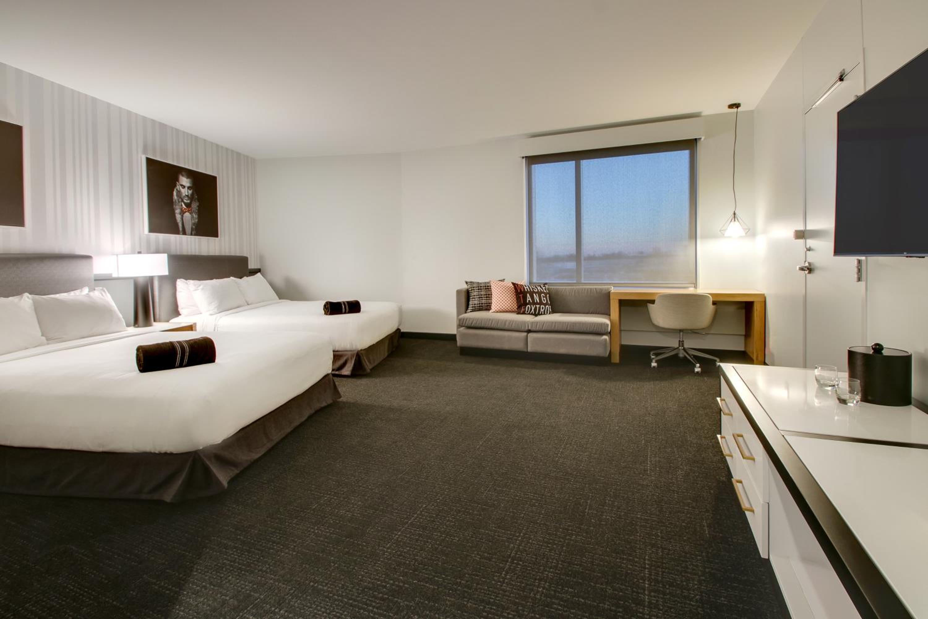 Corner Queen Room with Two Queen Beds