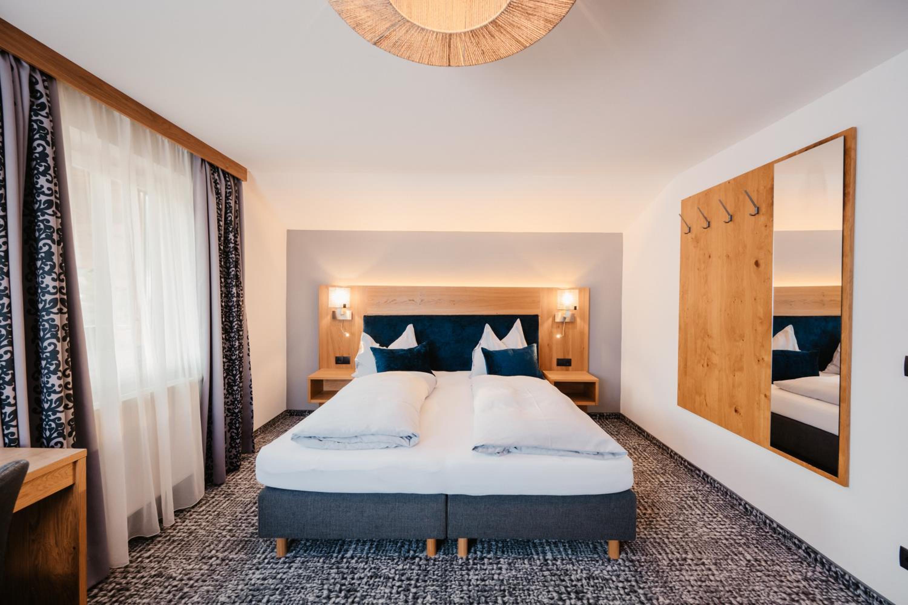 Double Room with Balcony - Photo 1