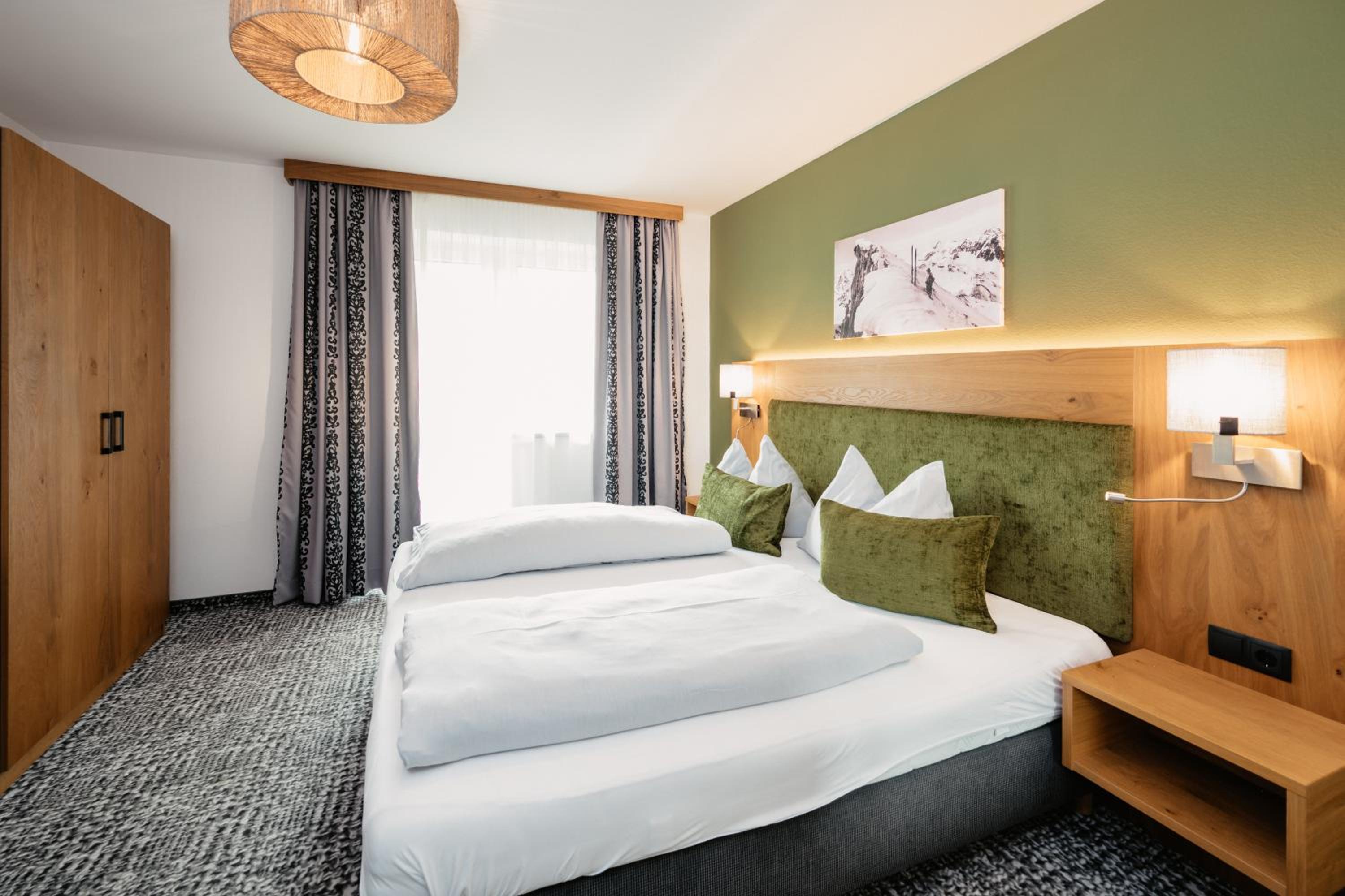 Triple Room with Balcony - Photo 1