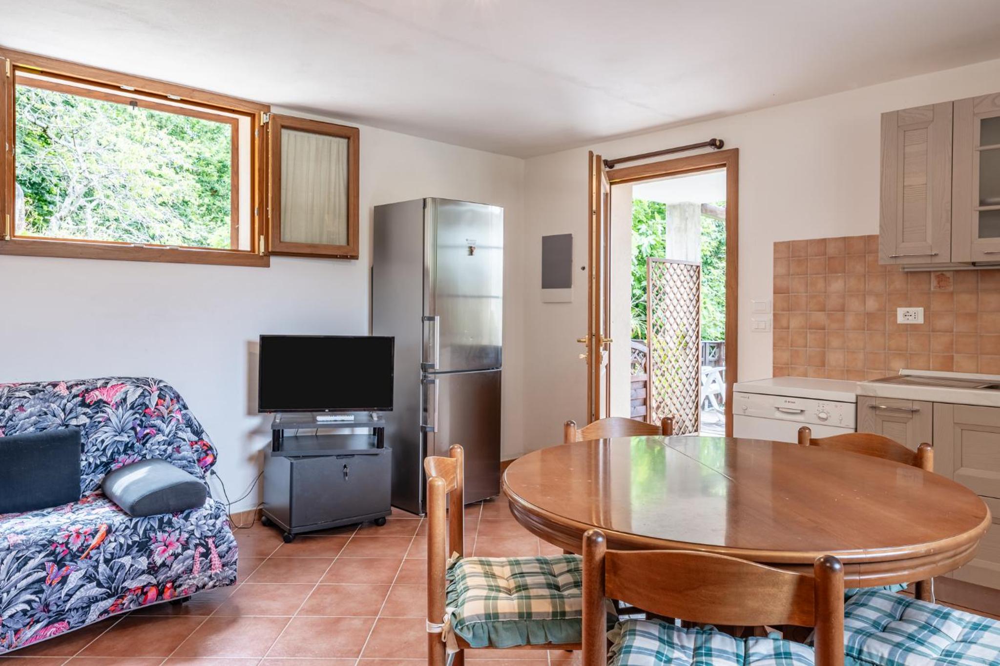 Two-Bedroom House - Photo 8
