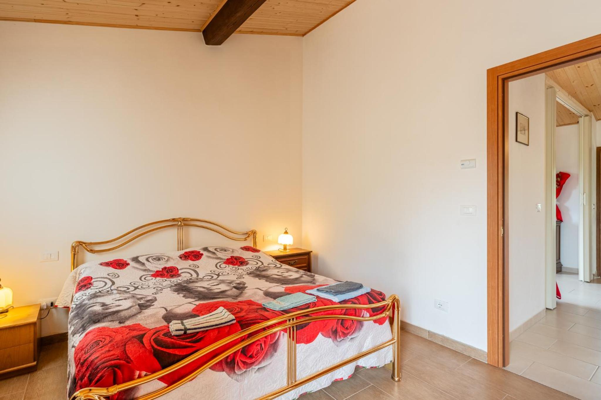 Two-Bedroom House - Photo 12