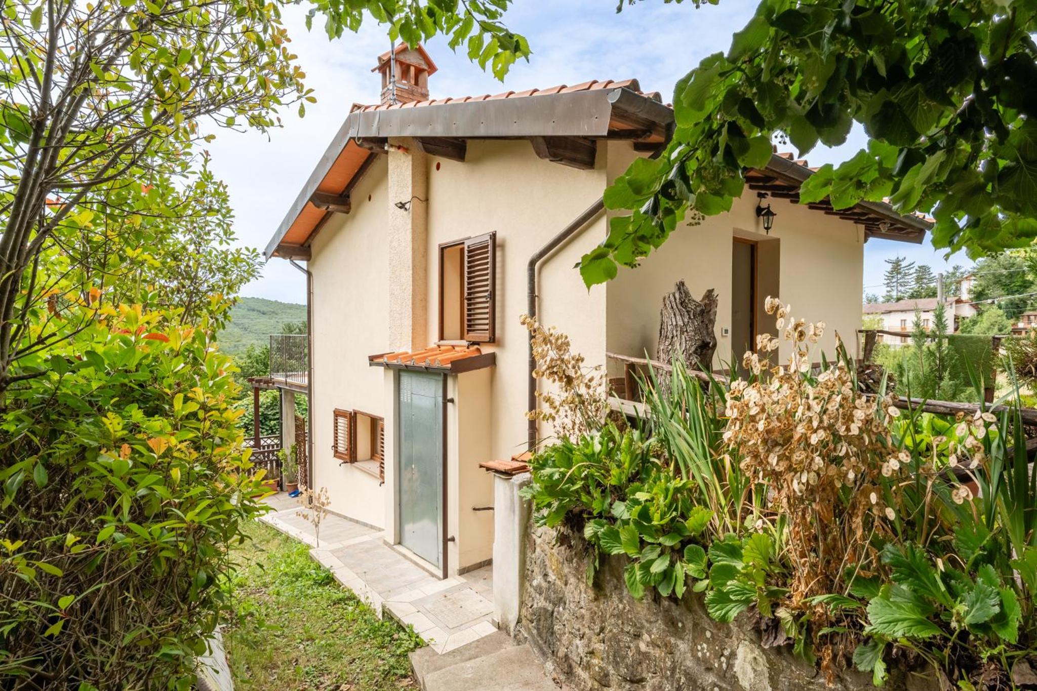 Two-Bedroom House - Photo 18