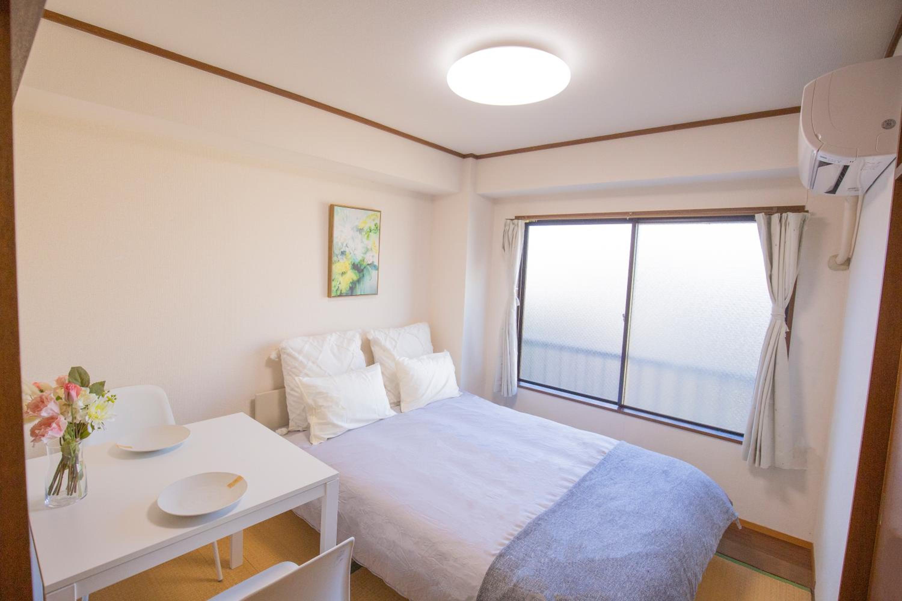 One-Bedroom Apartment photo 1