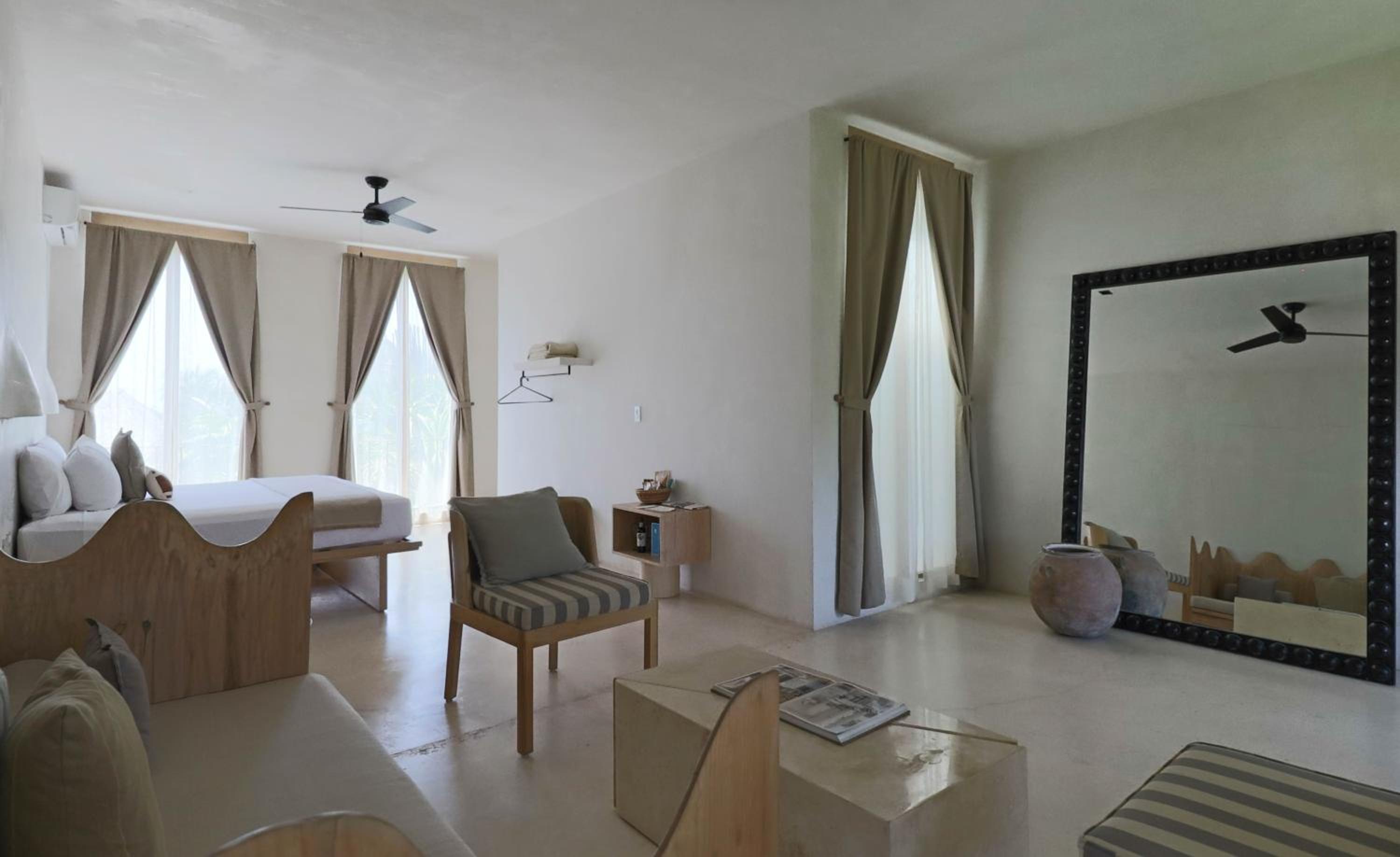Suite - Photo 10