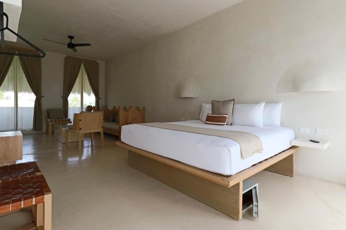 Suite - Photo 9