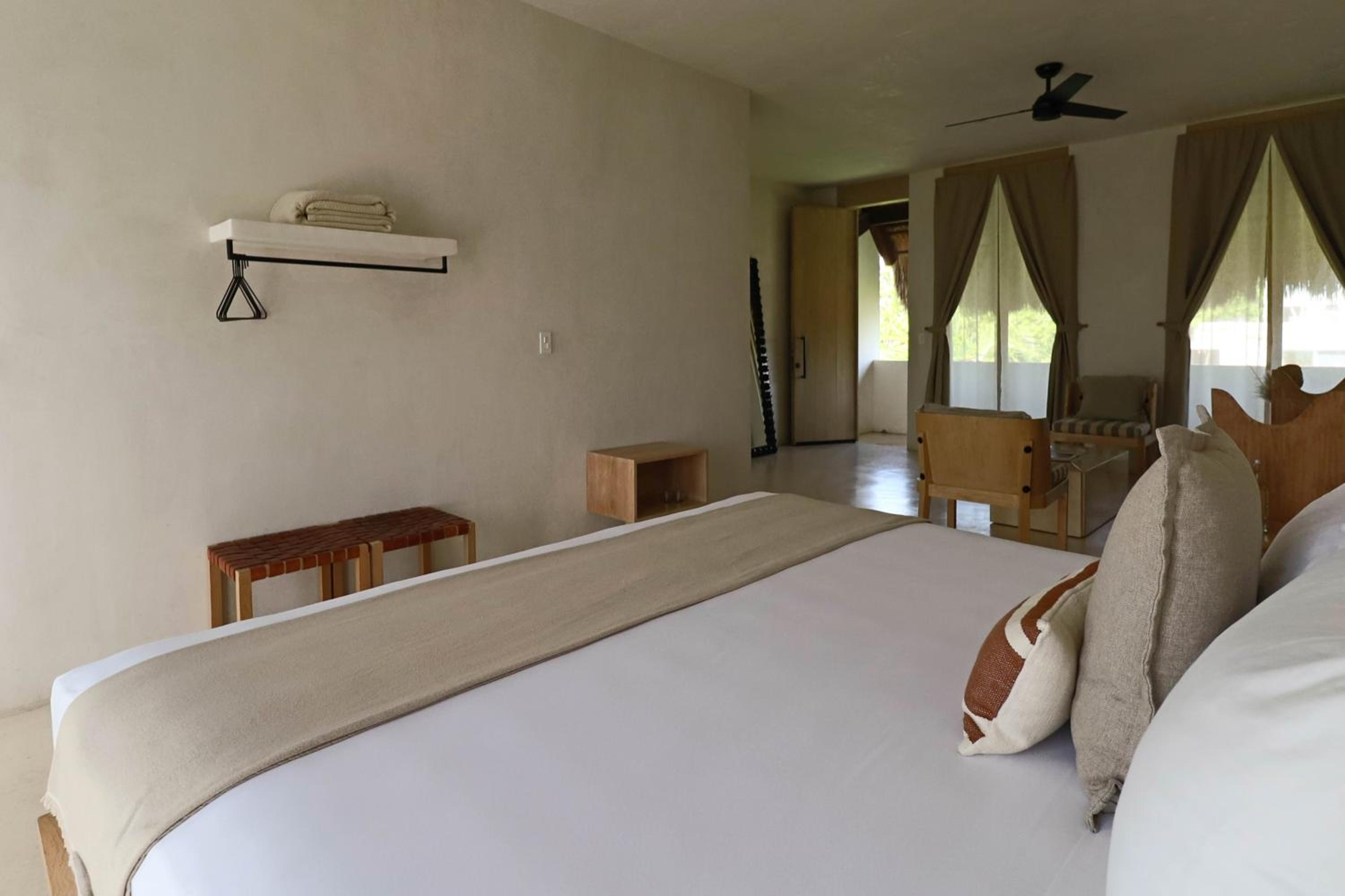 Suite - Photo 8