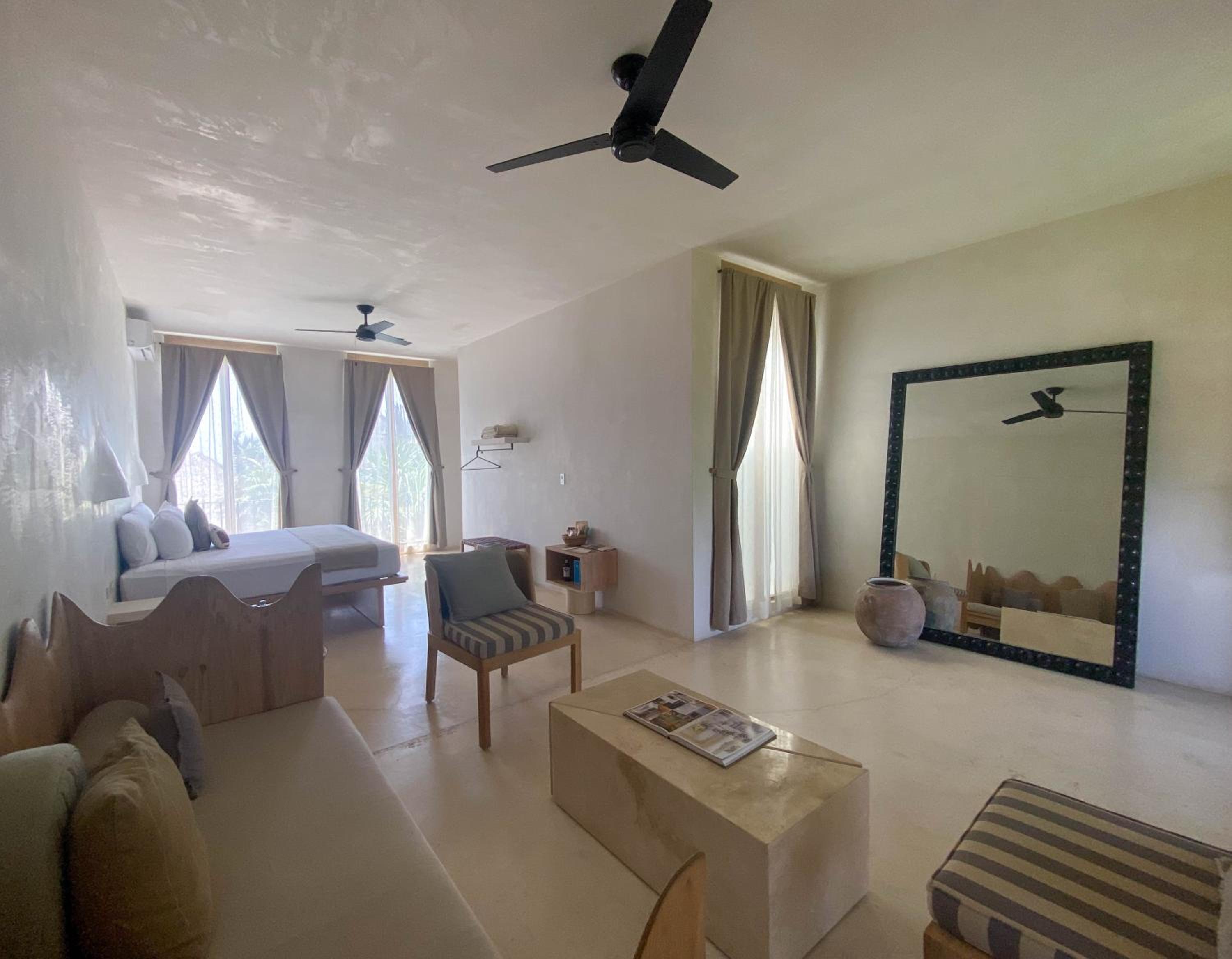 Suite - Photo 7