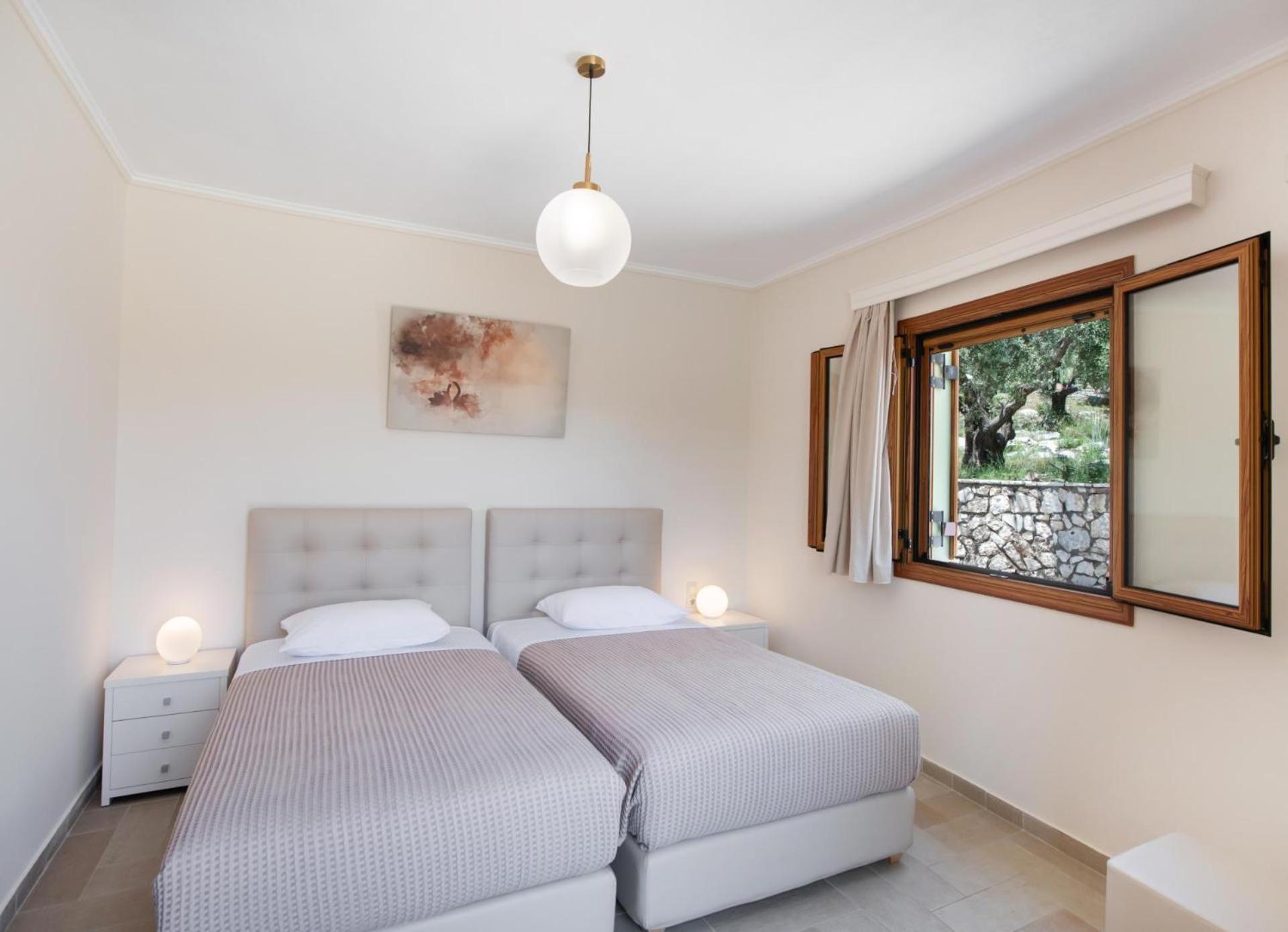 Three-Bedroom Villa photo 2
