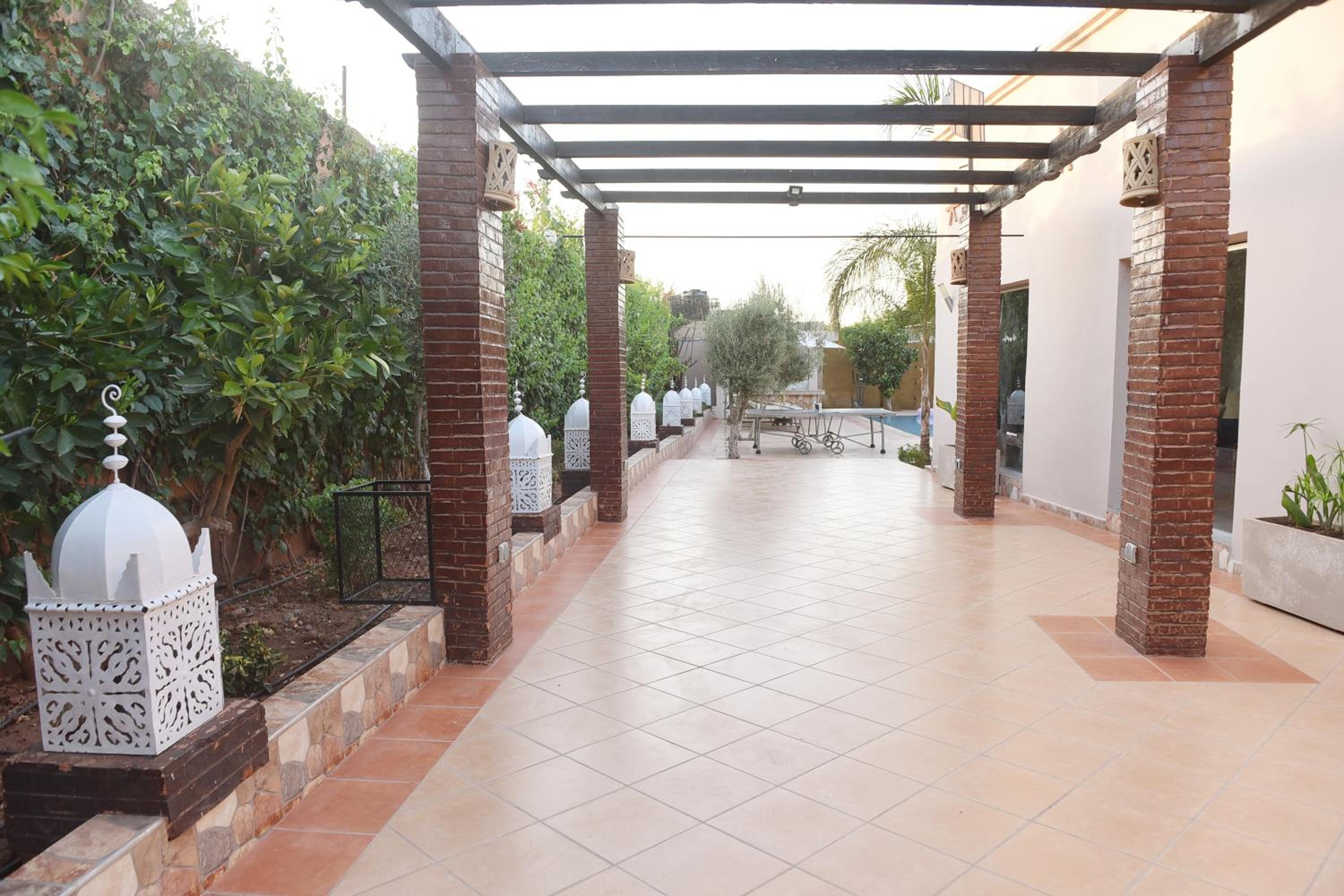 Villa with Garden View - Photo 10