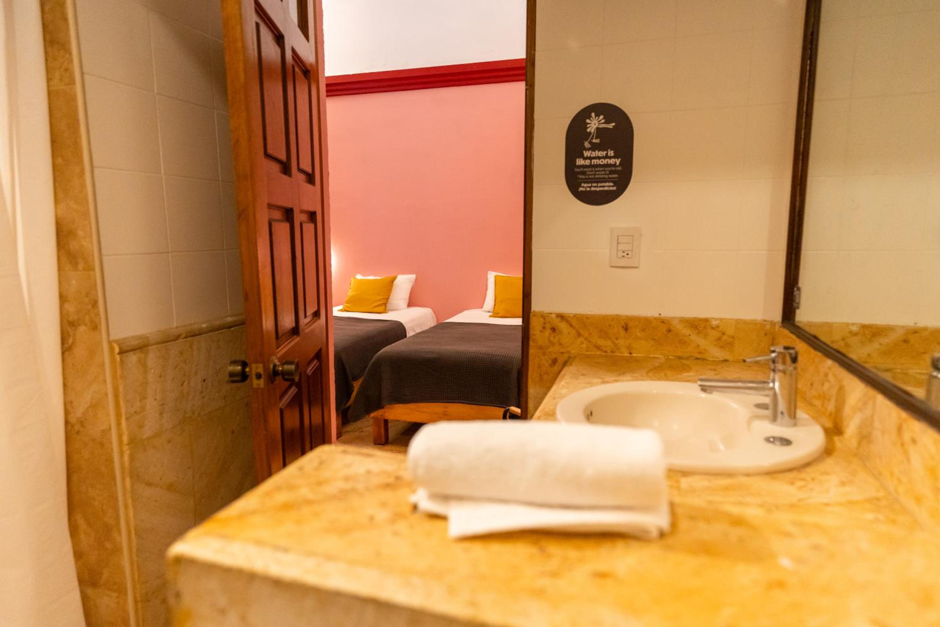 Superior Twin Room - Photo 4