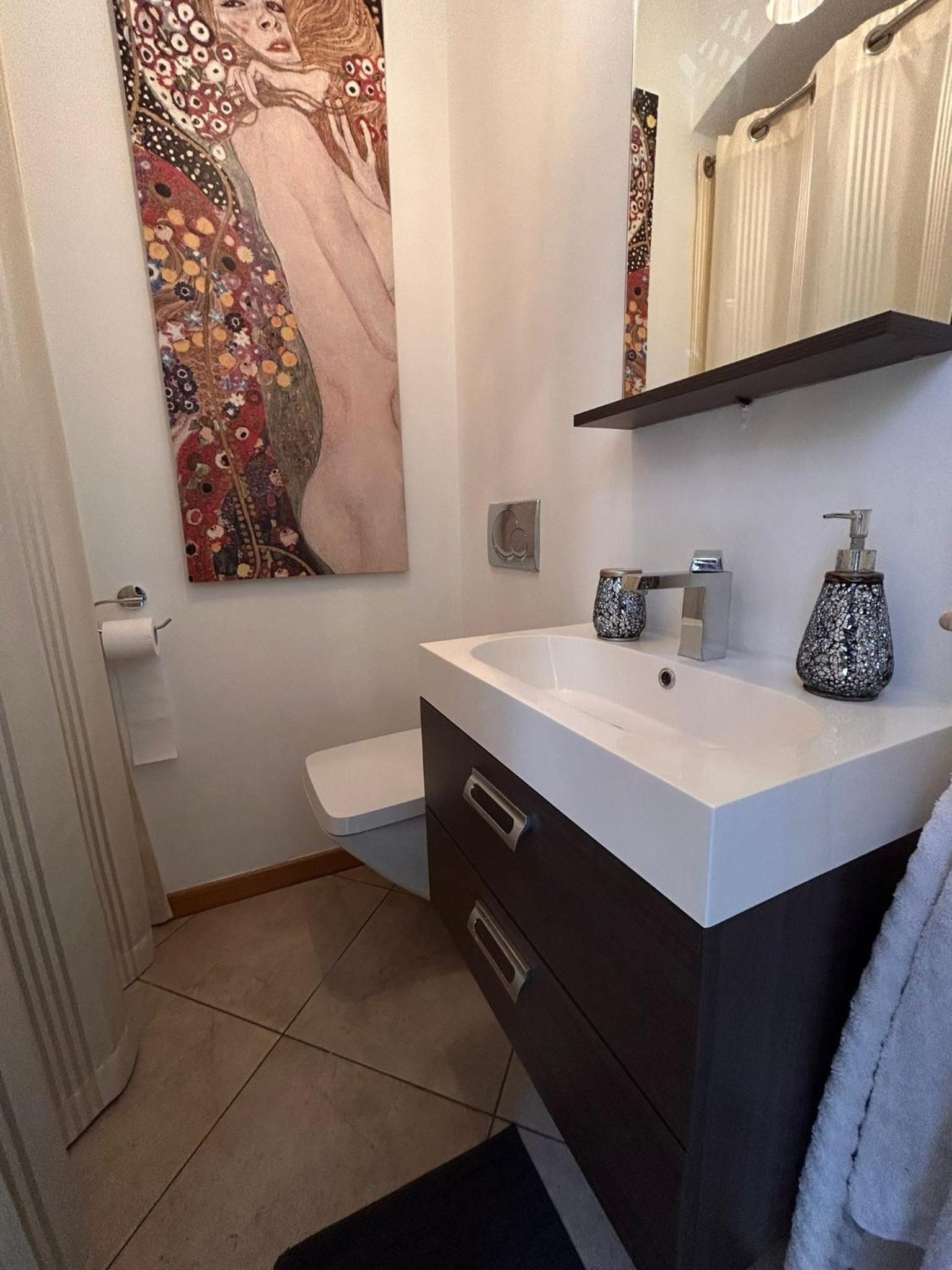One-Bedroom Apartment - Photo 22
