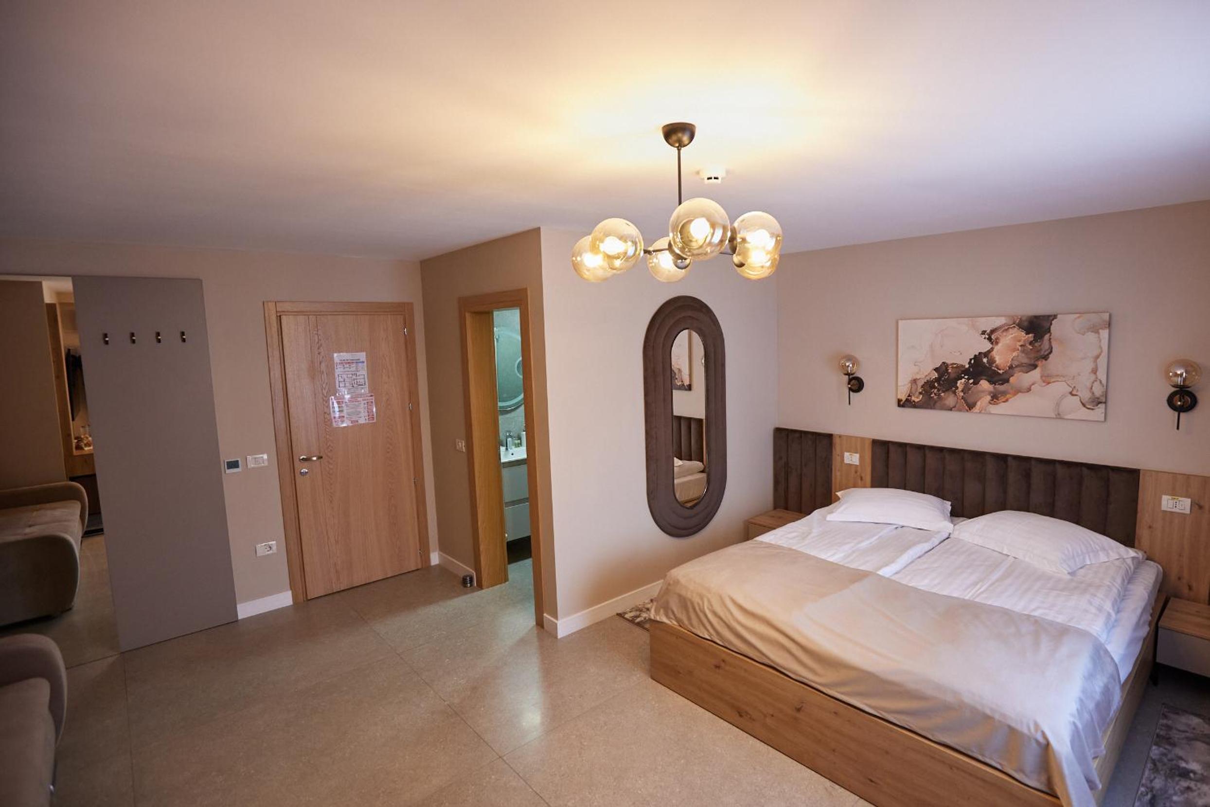 Deluxe Room (2 Adults + 1 Child) photo 2