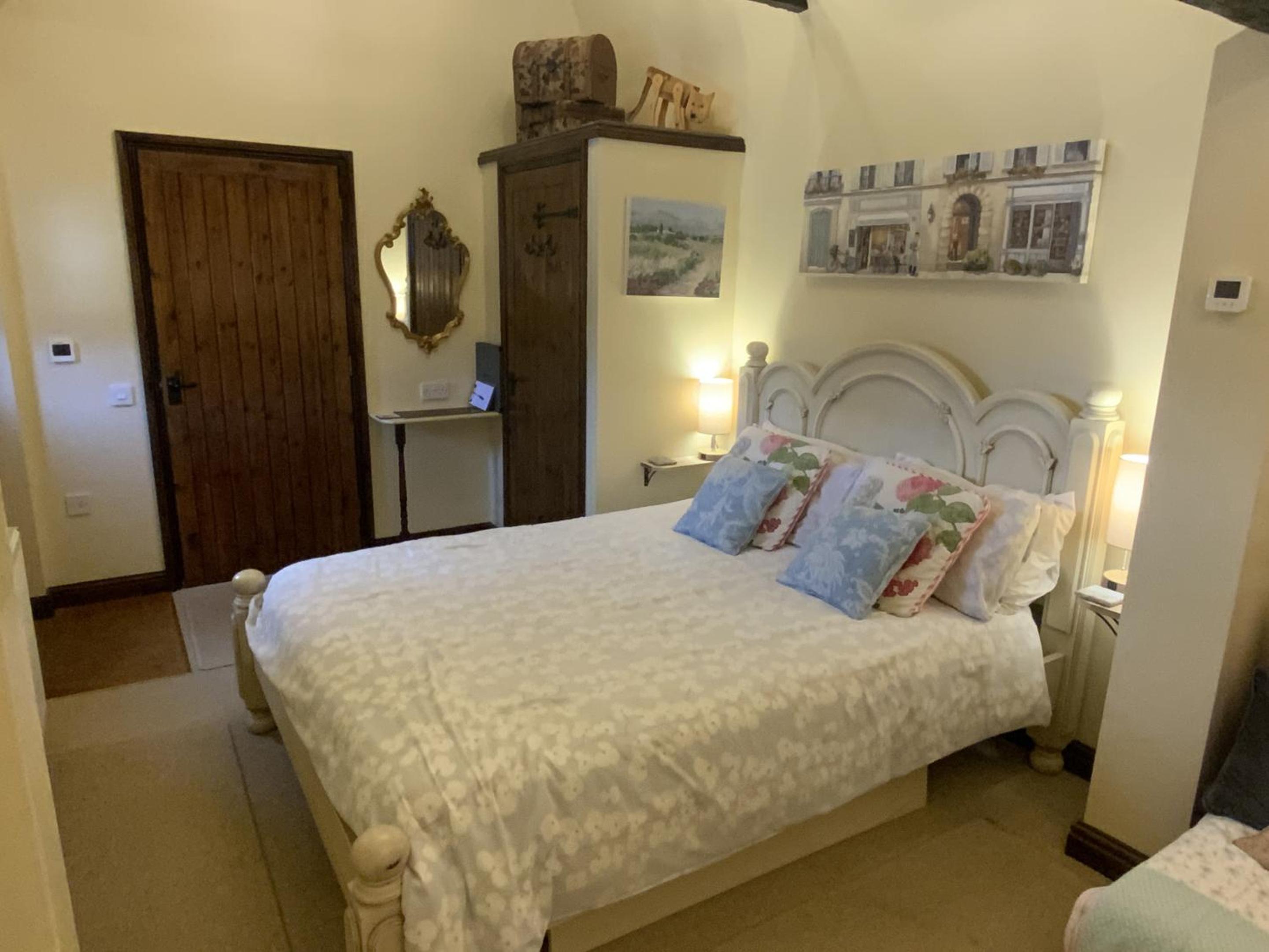 Deluxe Quadruple Room - Photo 4