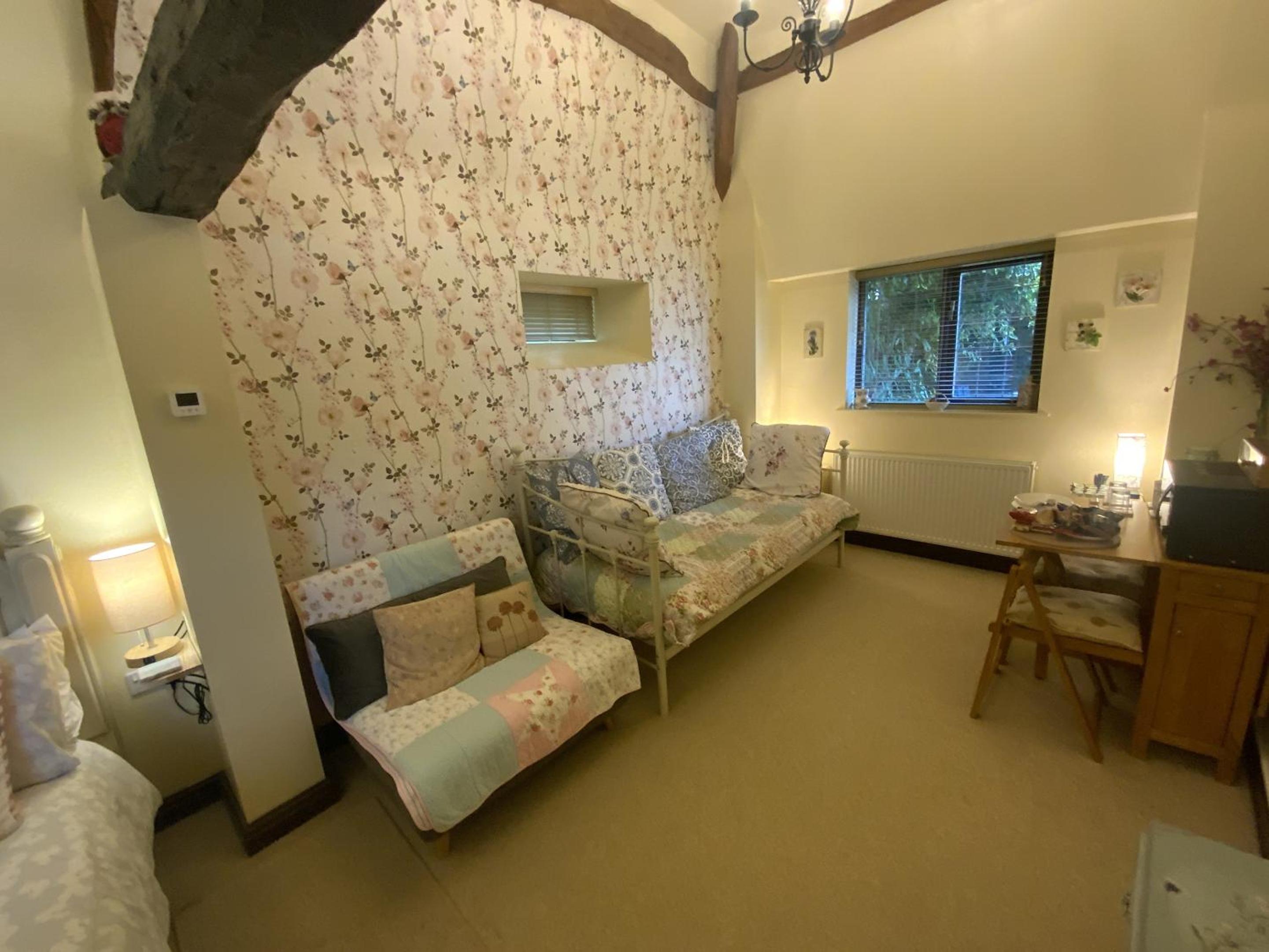 Deluxe Quadruple Room - Photo 5