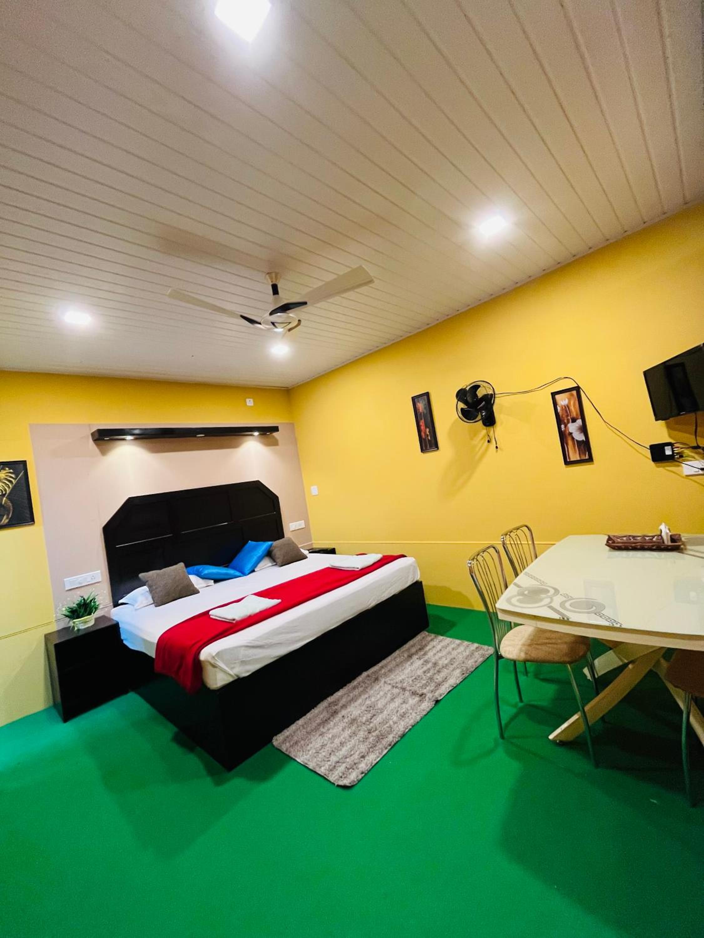 Budget Double Room photo 2