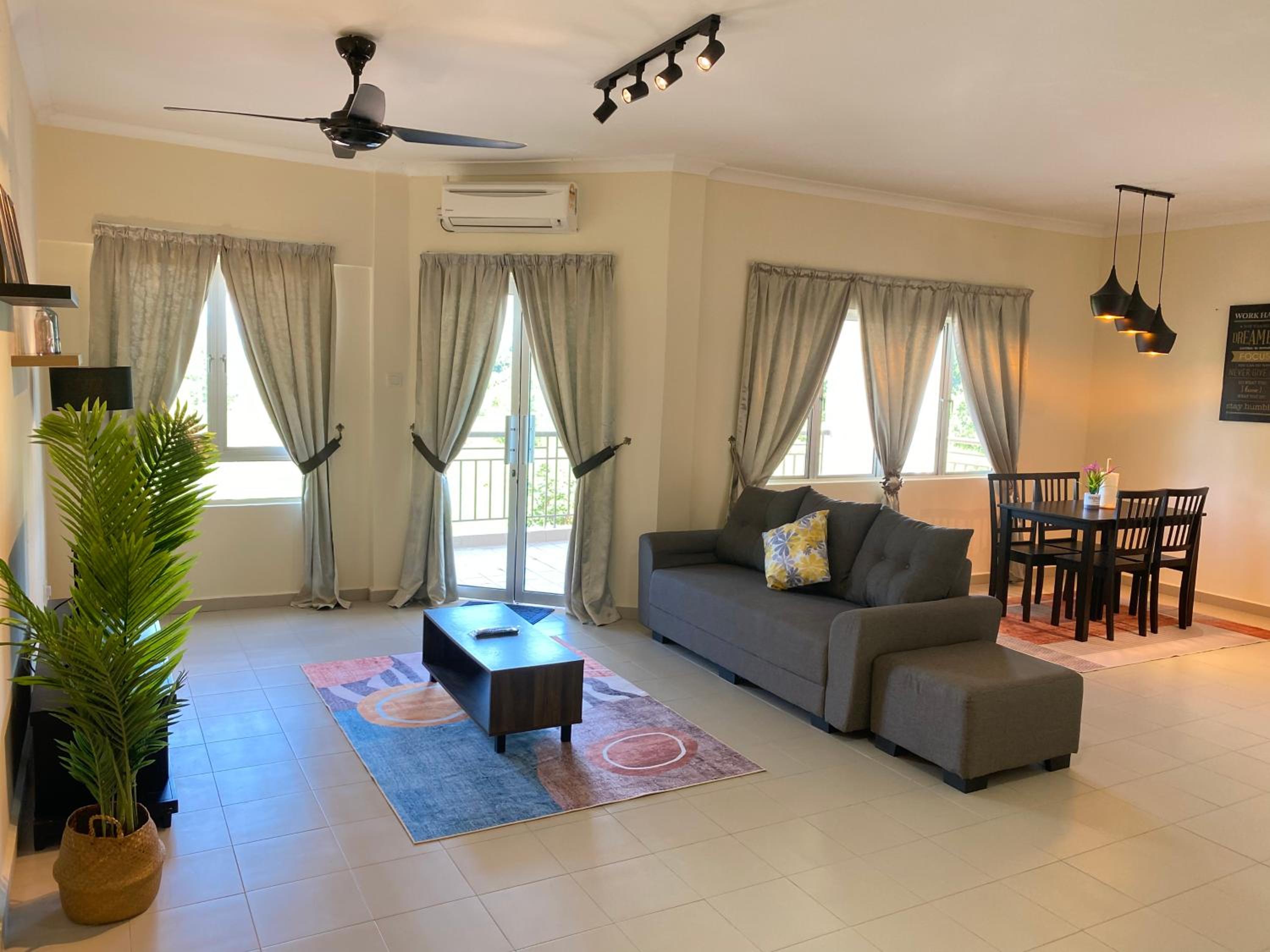 Two-Bedroom Apartment with Balcony photo 2